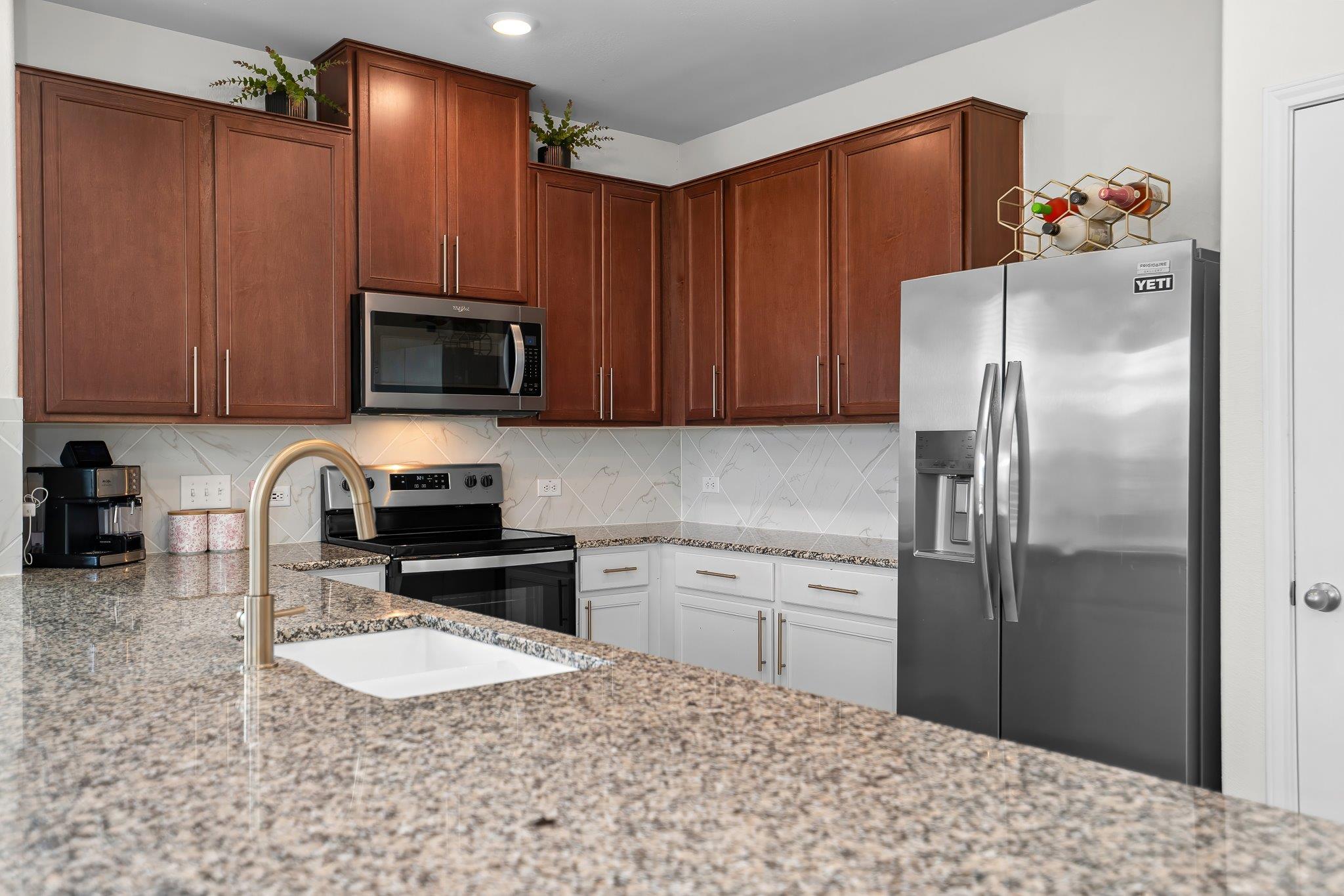 14401 Tawny Eagles Ct, Elgin, TX 78621