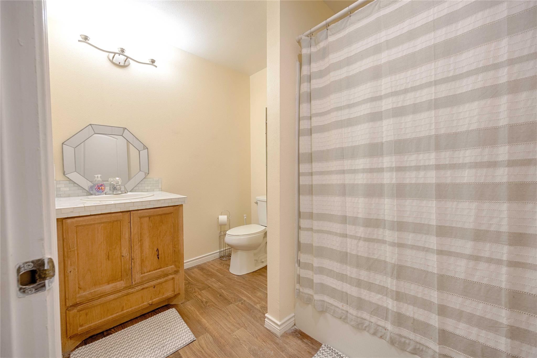 113 Thiele Dr, Yoakum, TX 77995