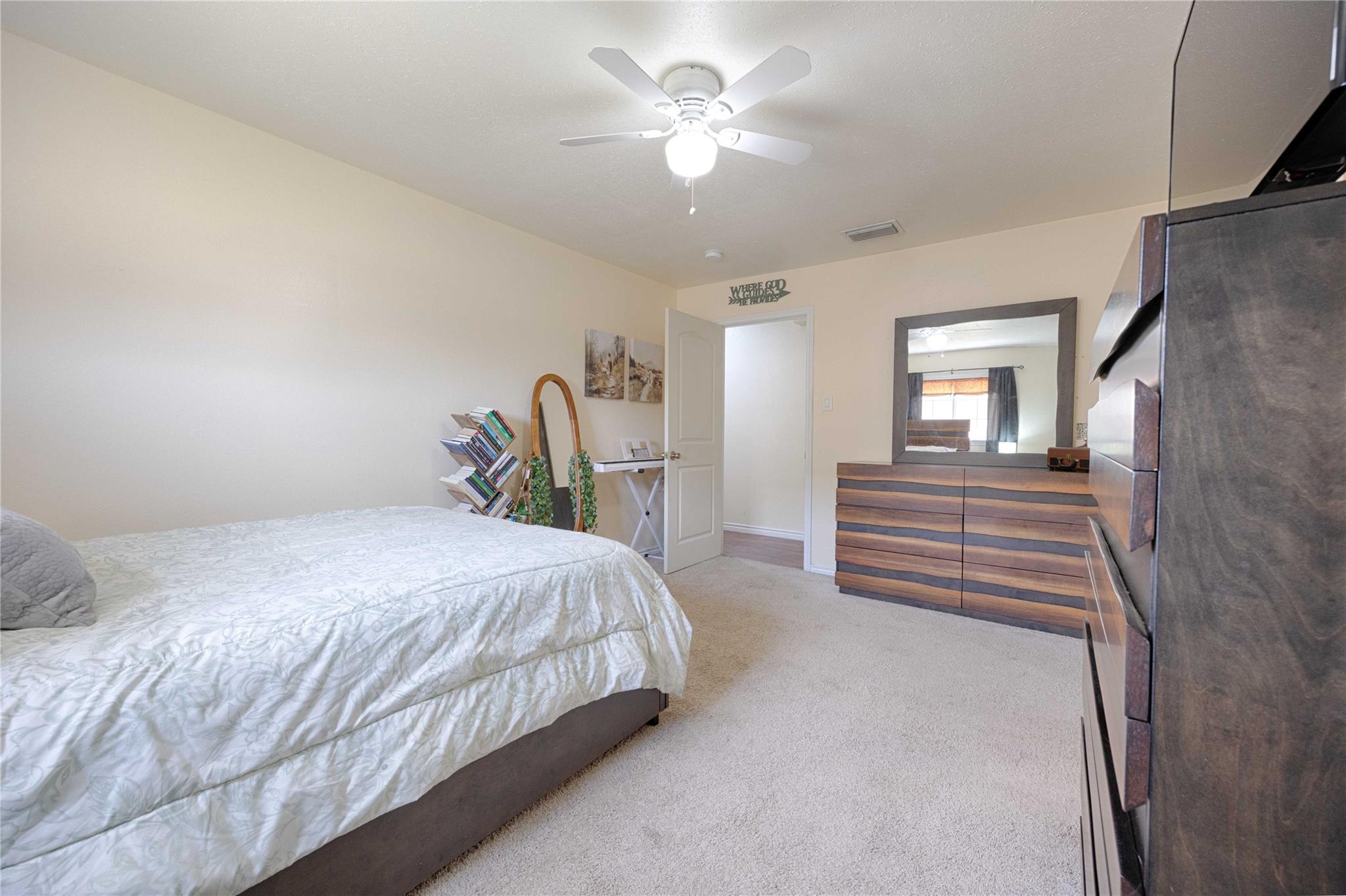 113 Thiele Dr, Yoakum, TX 77995