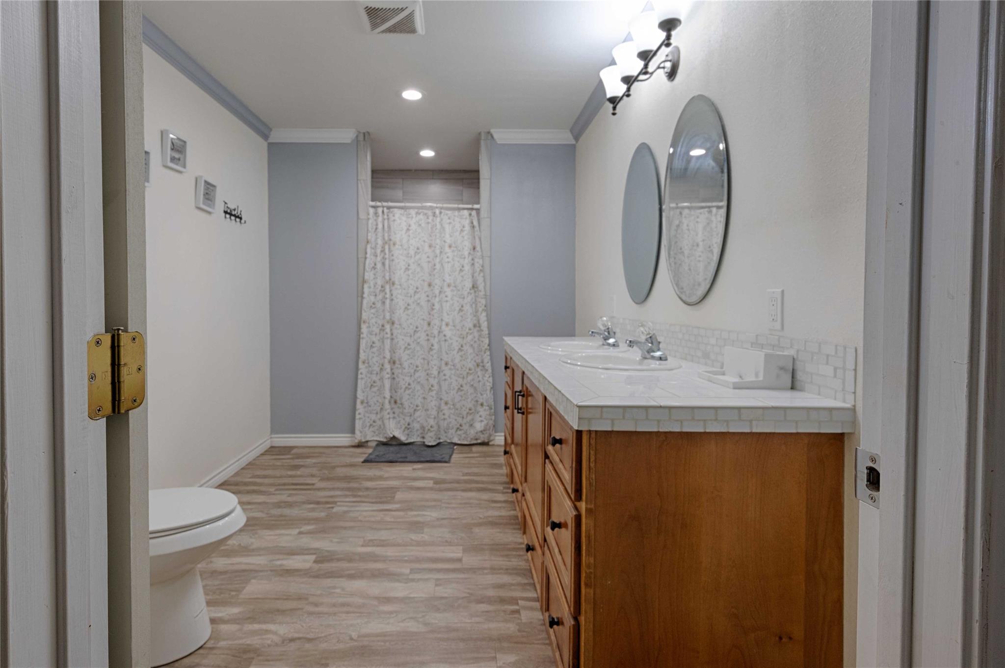 113 Thiele Dr, Yoakum, TX 77995