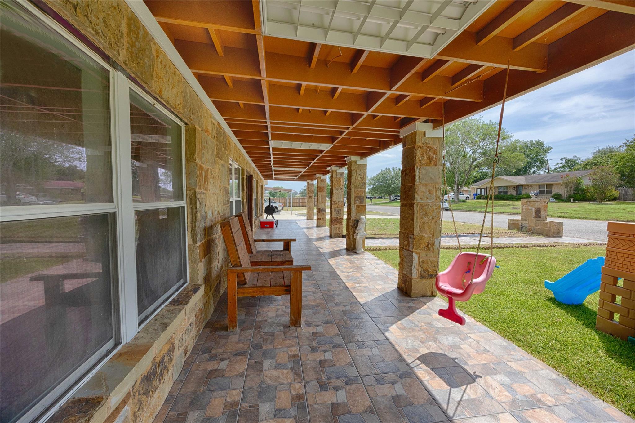 113 Thiele Dr, Yoakum, TX 77995