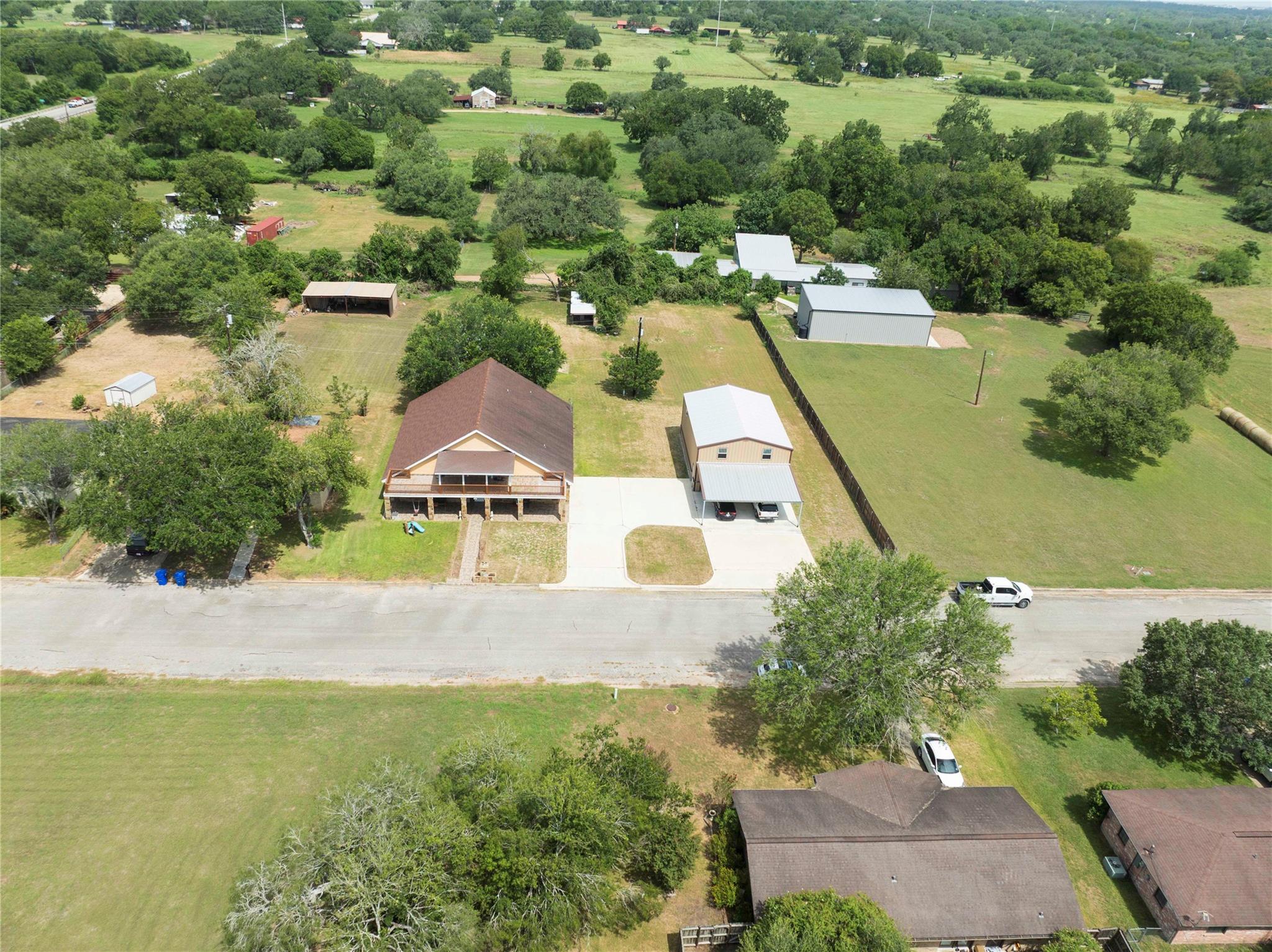 113 Thiele Dr, Yoakum, TX 77995