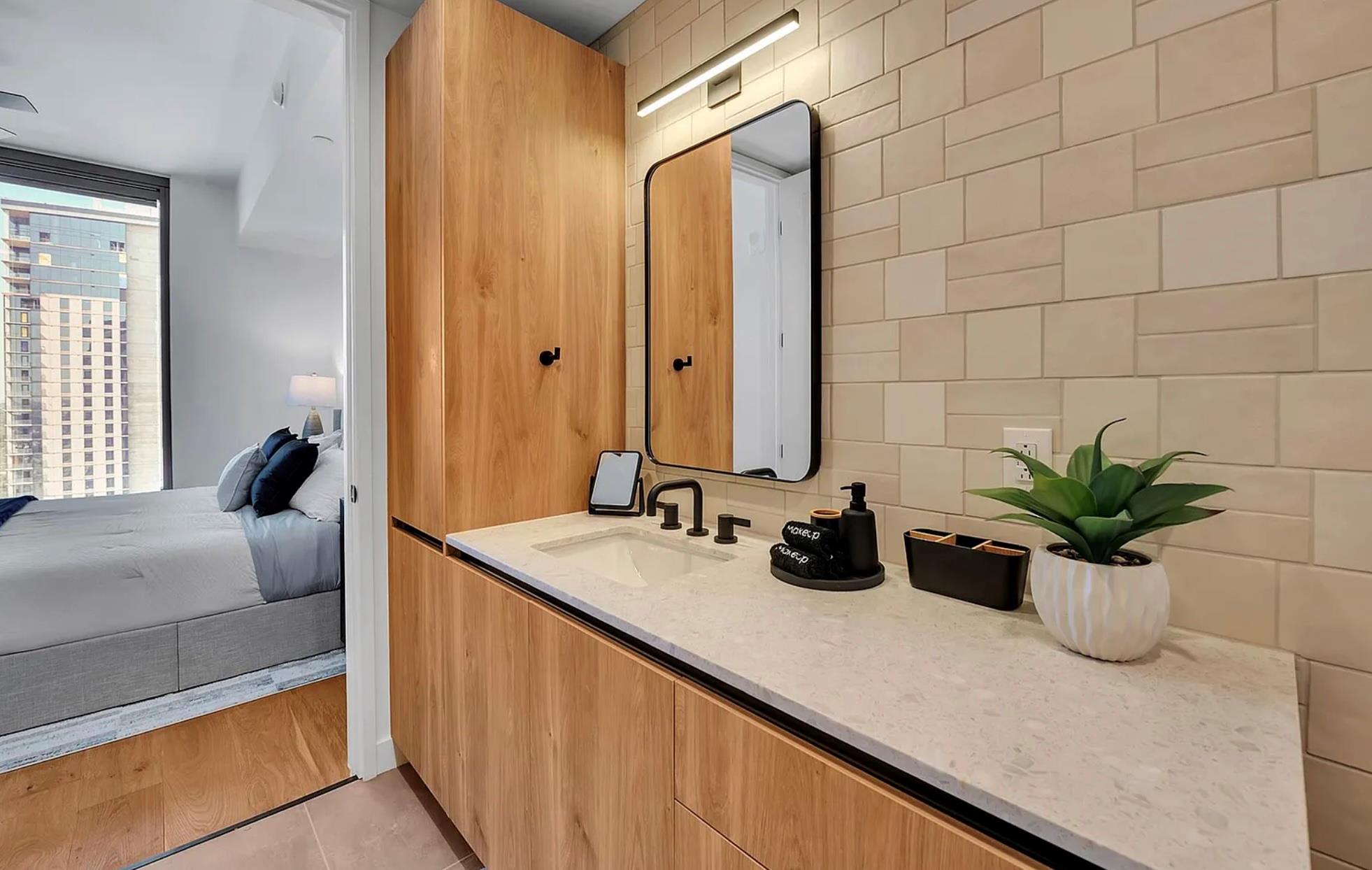 84 East Ave # 3208, Austin, TX 78701