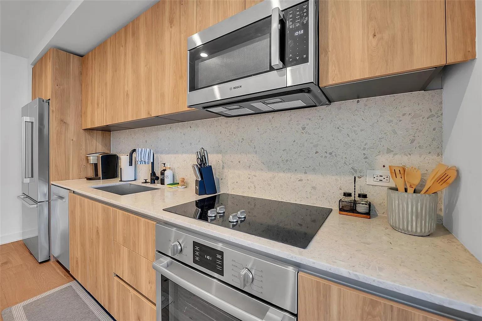84 East Ave # 3208, Austin, TX 78701