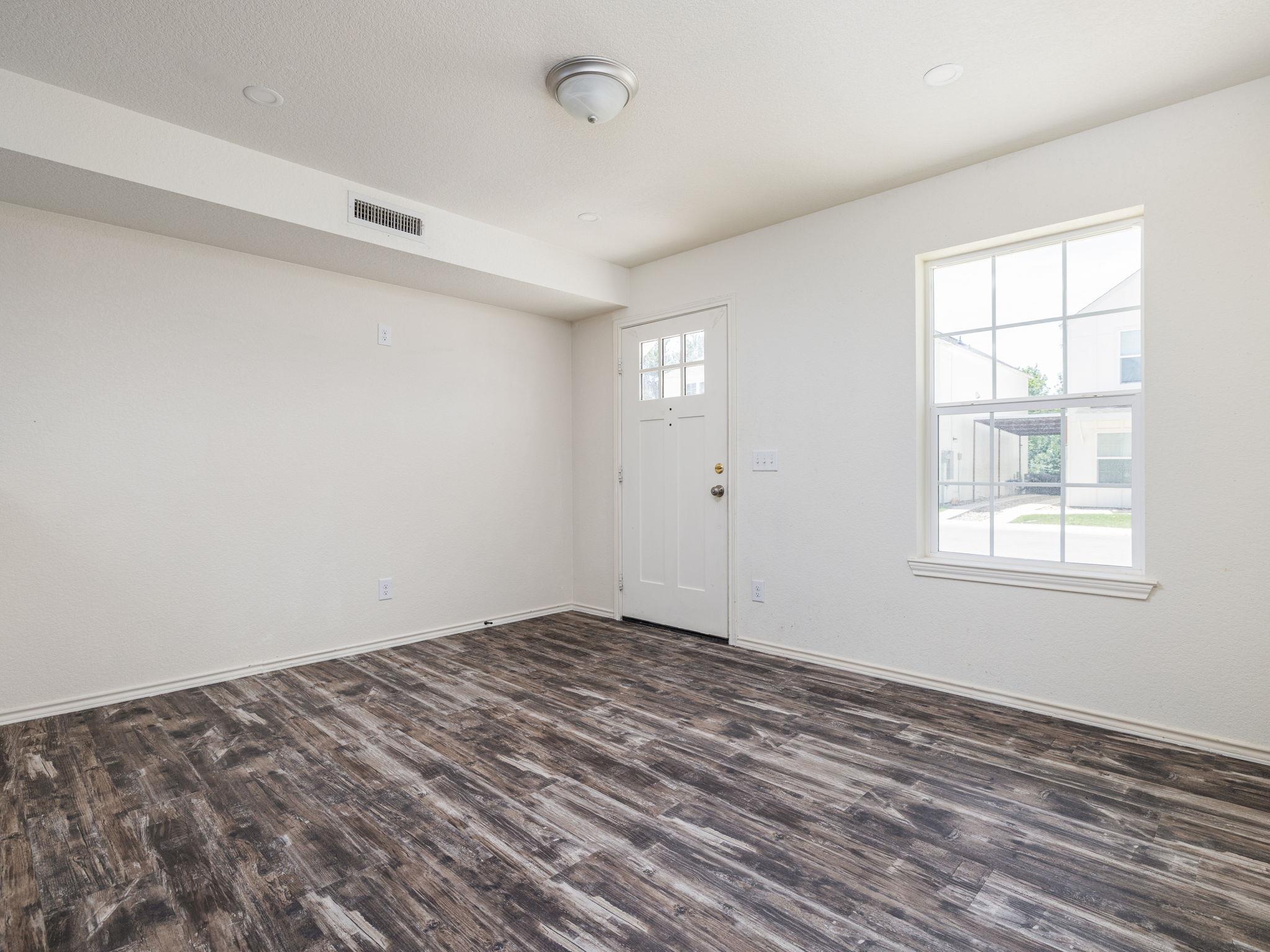 230 Debus Dr # 101 B, Taylor, TX 76574