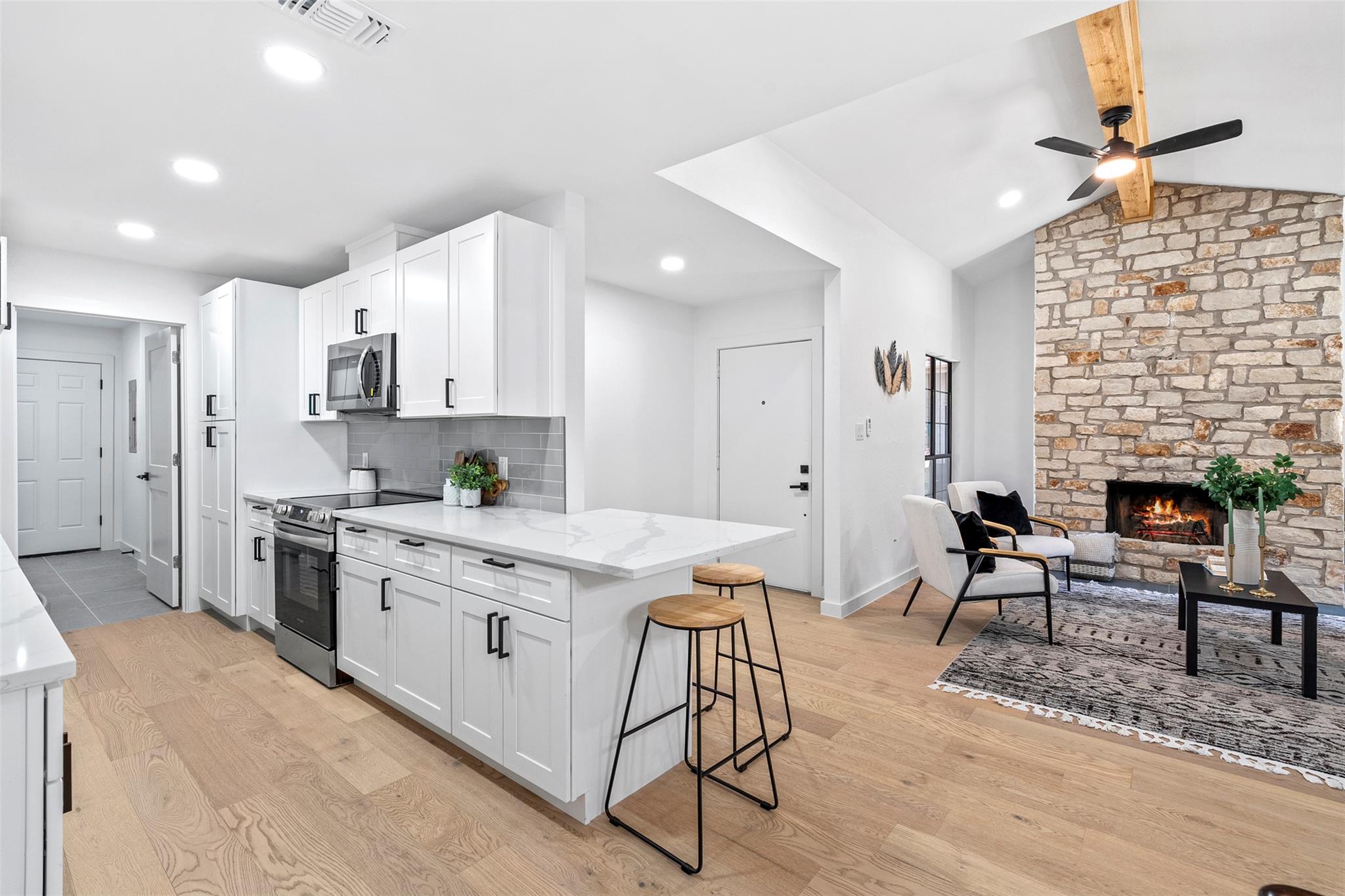 8518 FATHOM Cir # 131, Austin, TX 78750