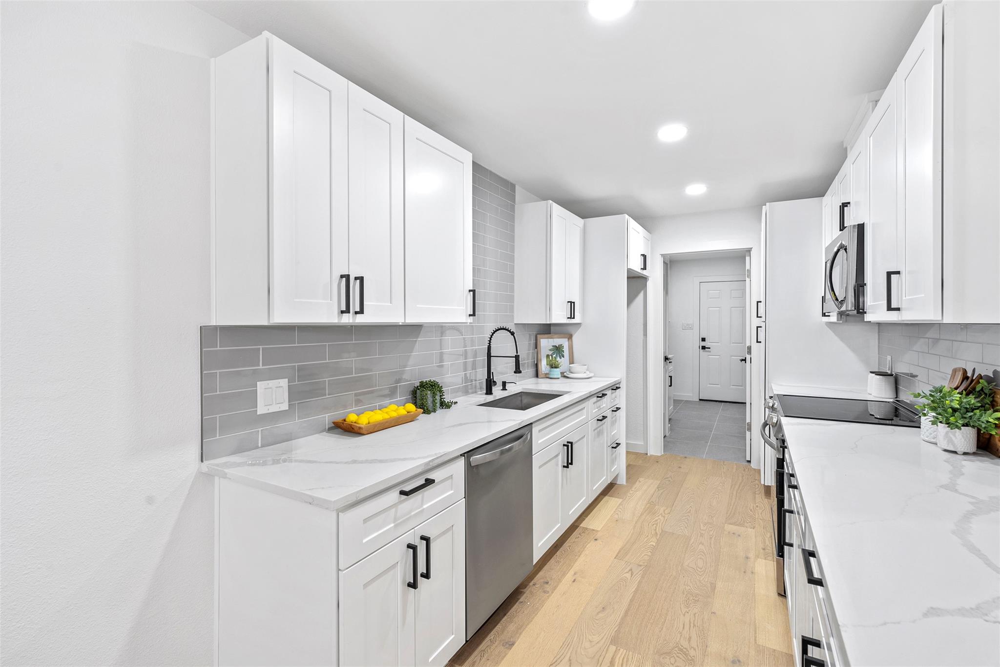 8518 FATHOM Cir # 131, Austin, TX 78750