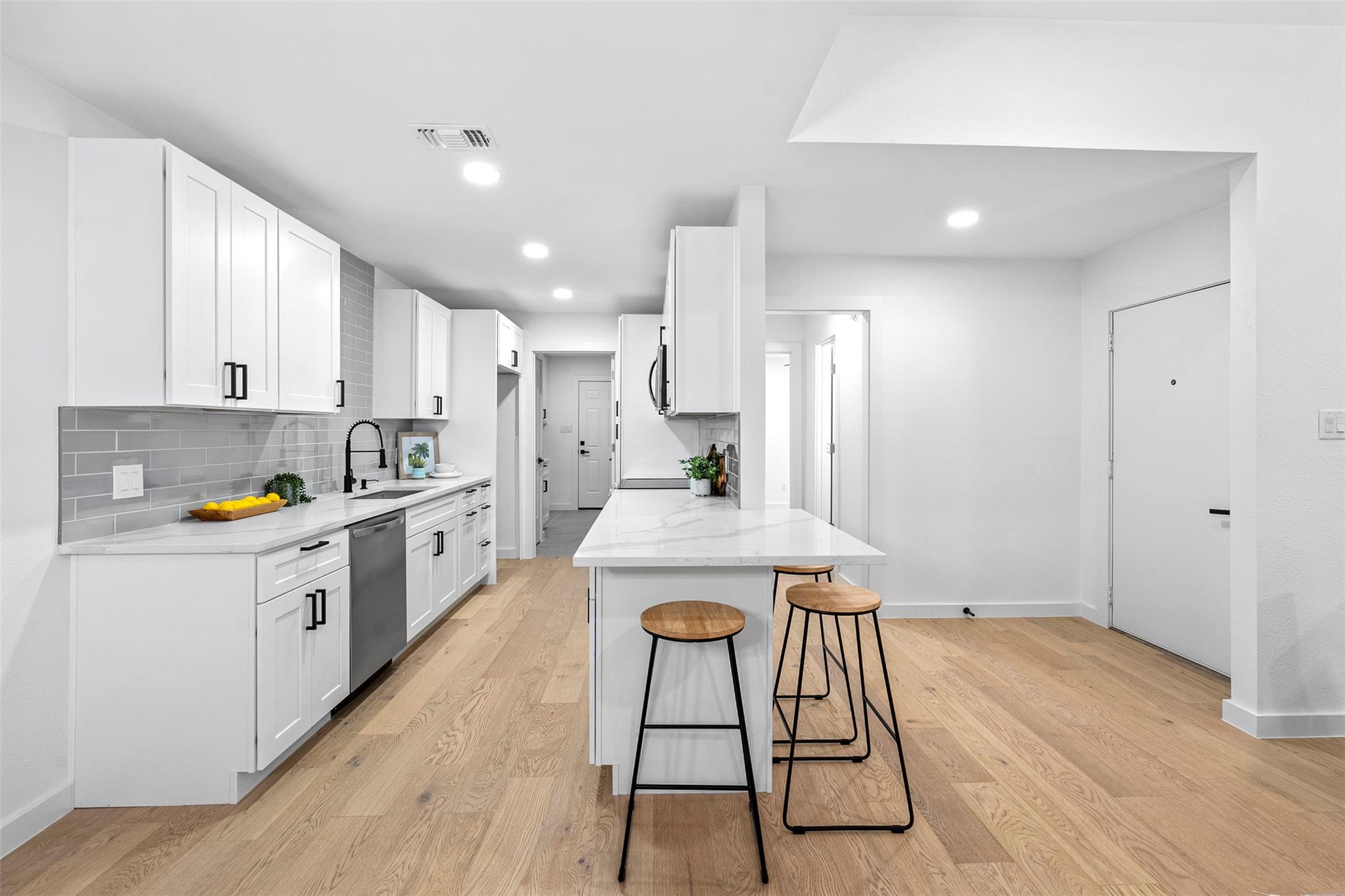 8518 FATHOM Cir # 131, Austin, TX 78750