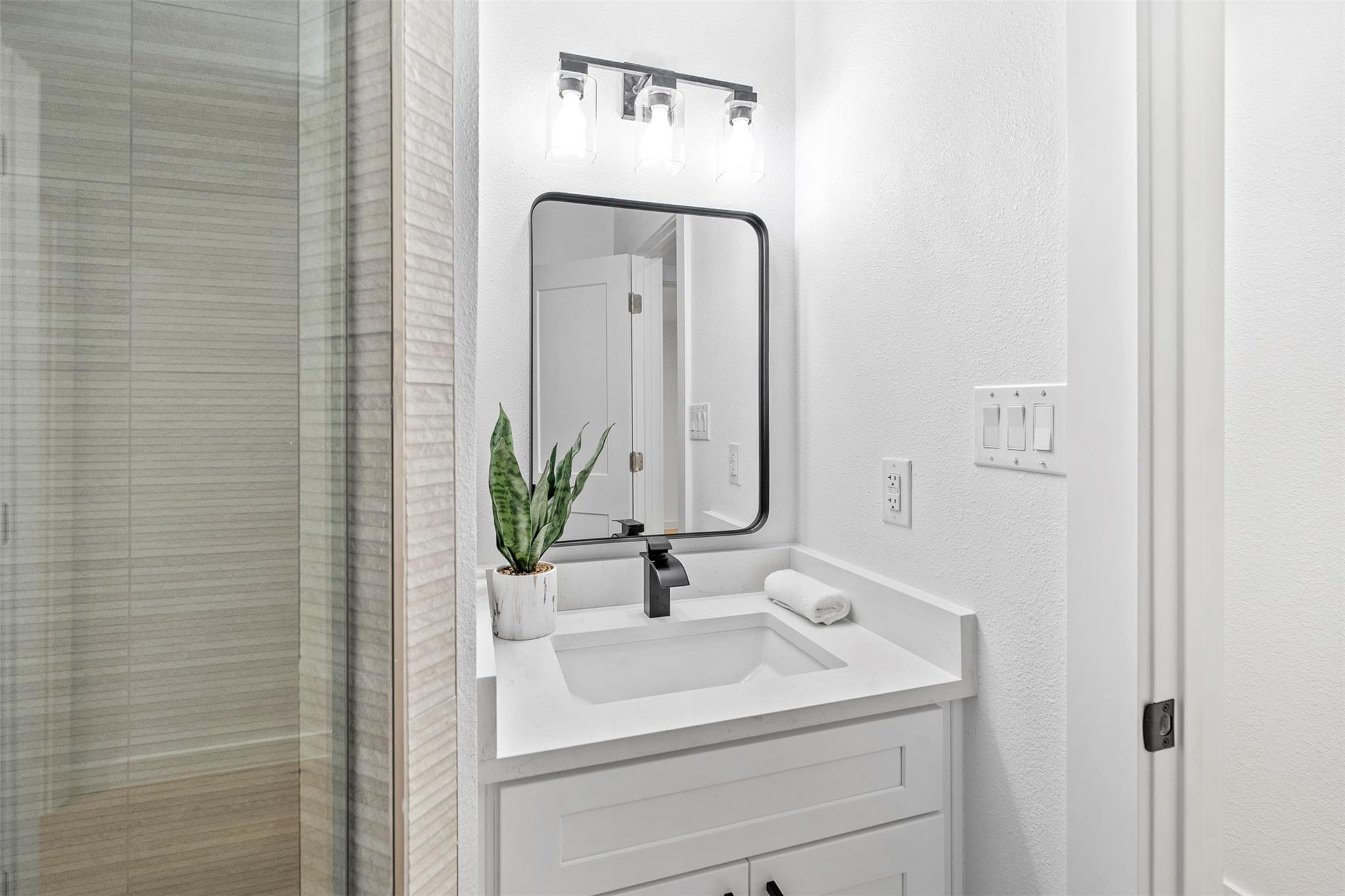 8518 FATHOM Cir # 131, Austin, TX 78750