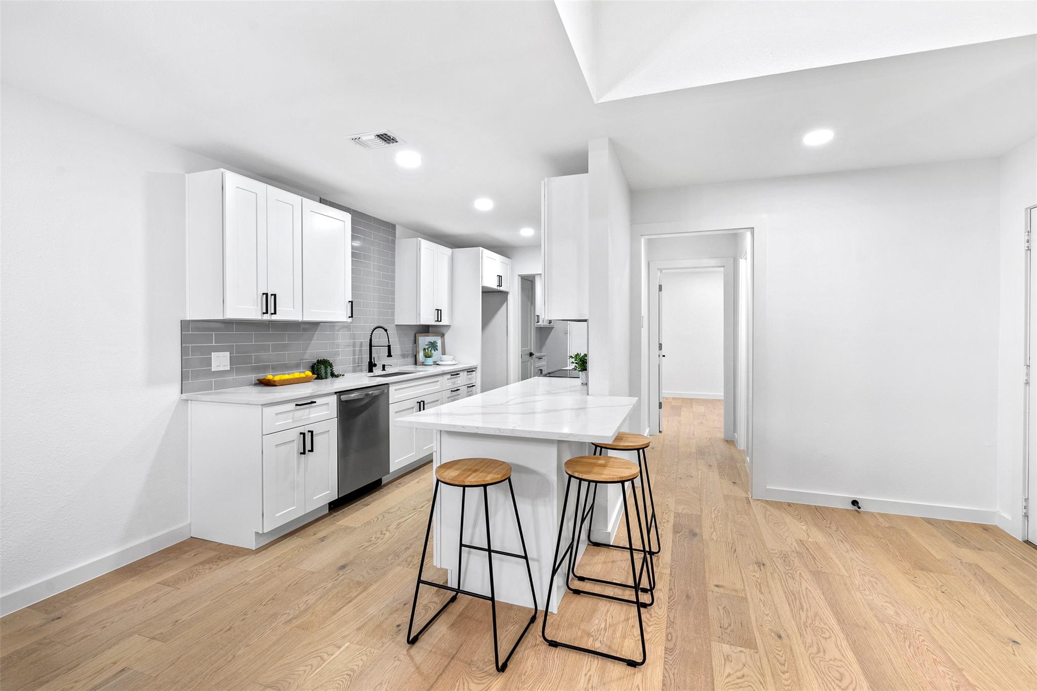 8518 FATHOM Cir # 131, Austin, TX 78750