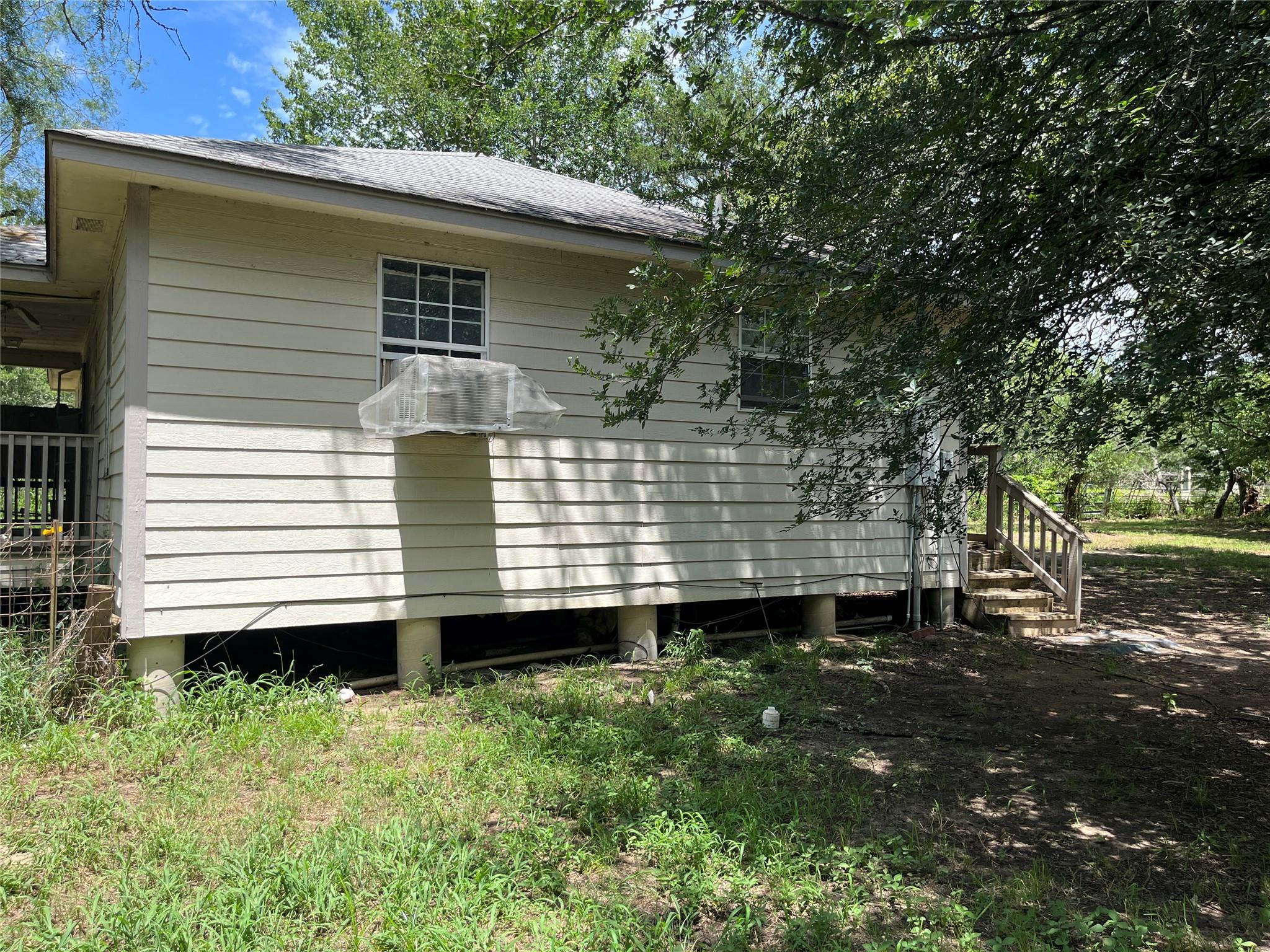 354 Lower Red Rock Rd, Bastrop, TX 78602