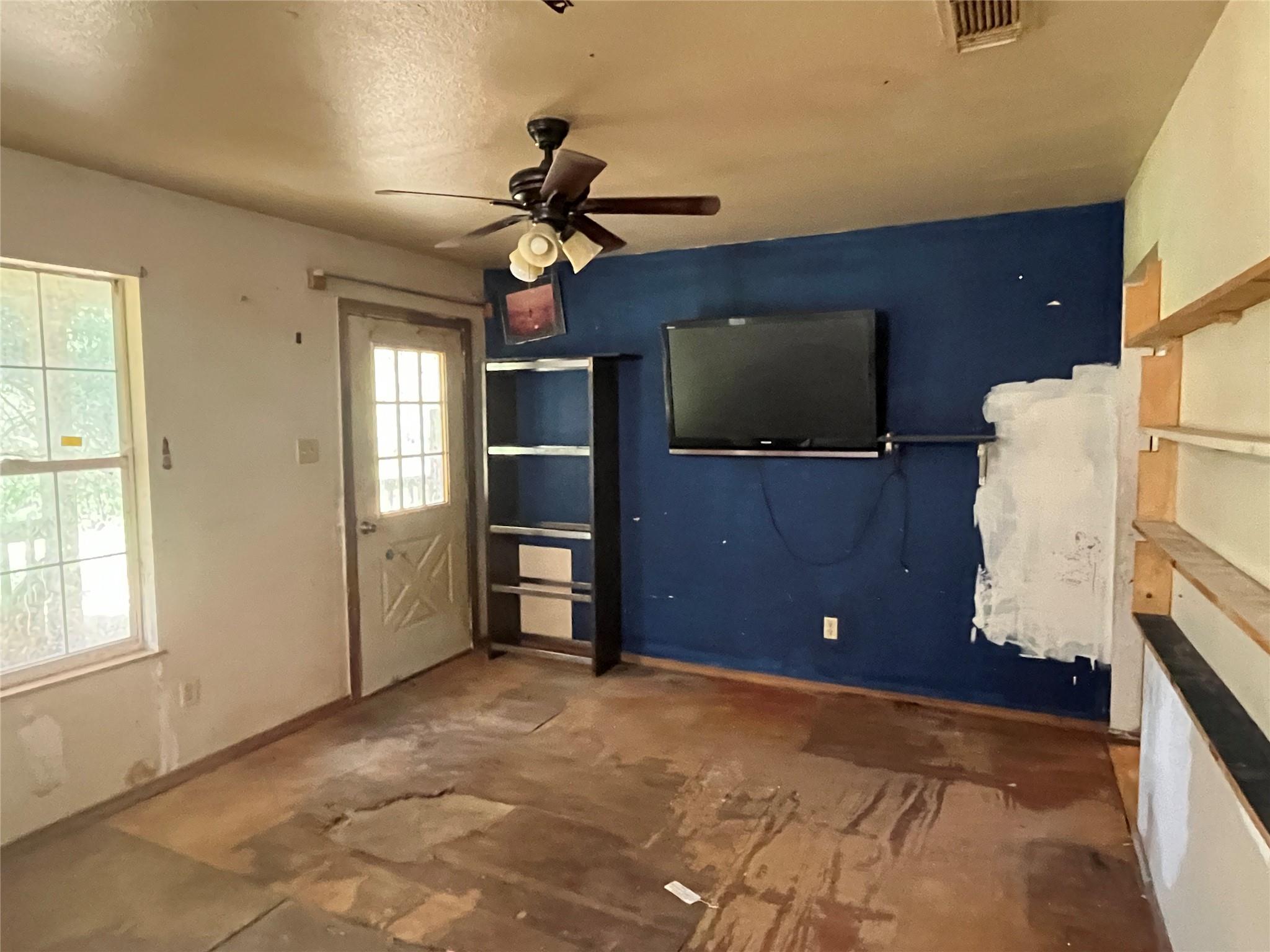 354 Lower Red Rock Rd, Bastrop, TX 78602