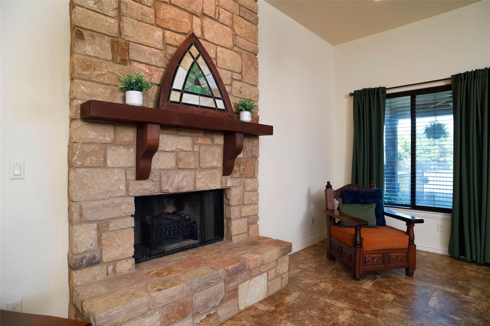 504 Pheasant Mdw, Liberty Hill, TX 78642