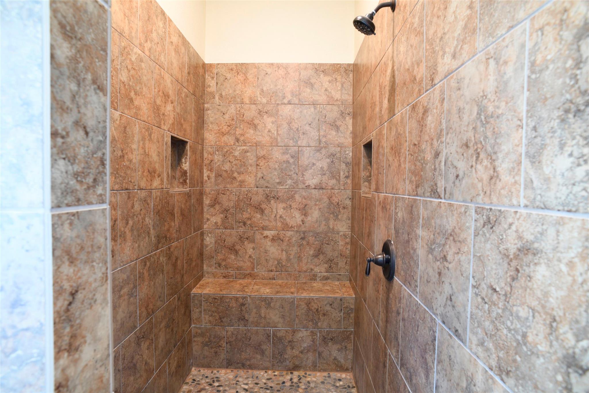 504 Pheasant Mdw, Liberty Hill, TX 78642