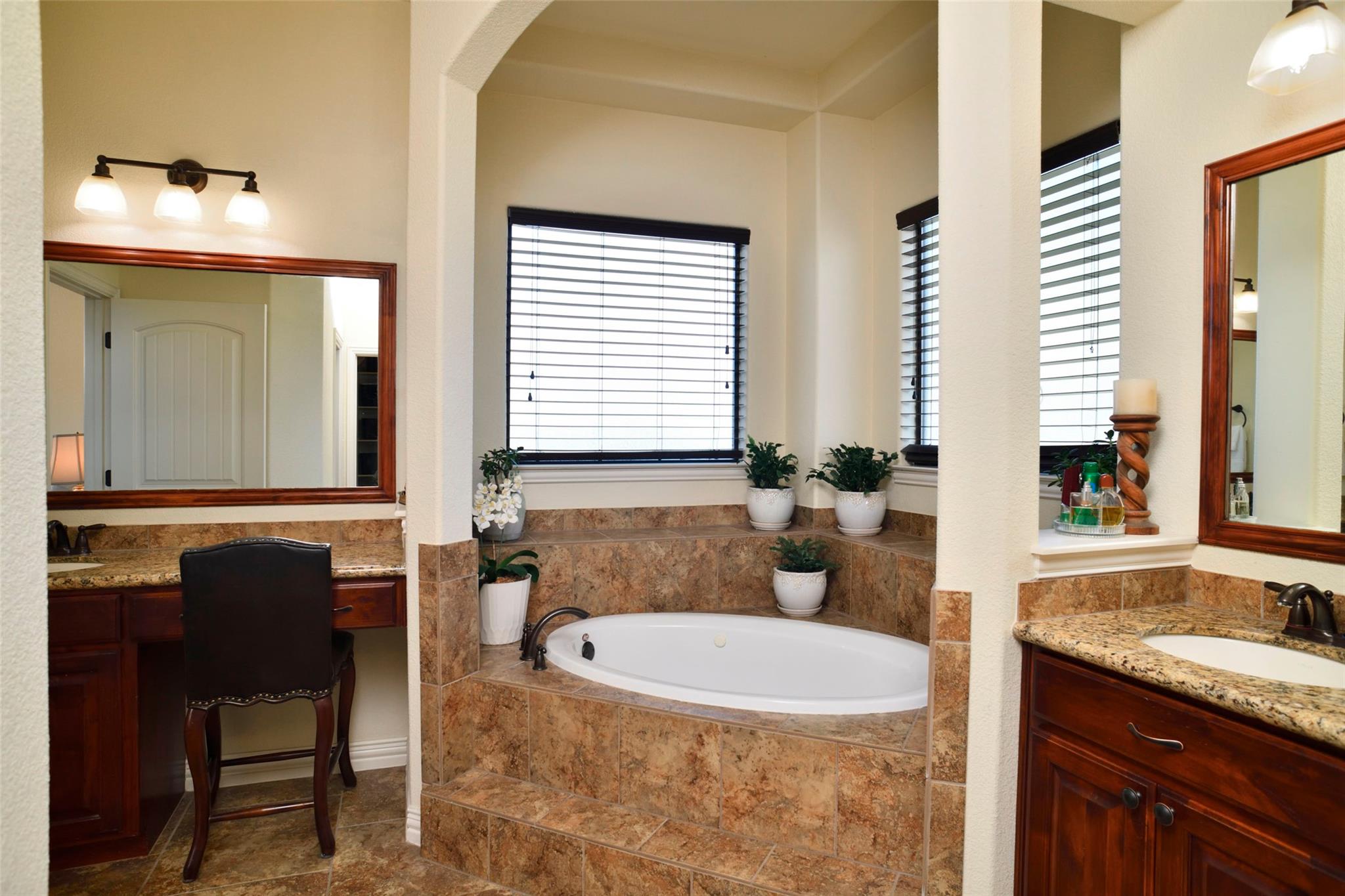 504 Pheasant Mdw, Liberty Hill, TX 78642