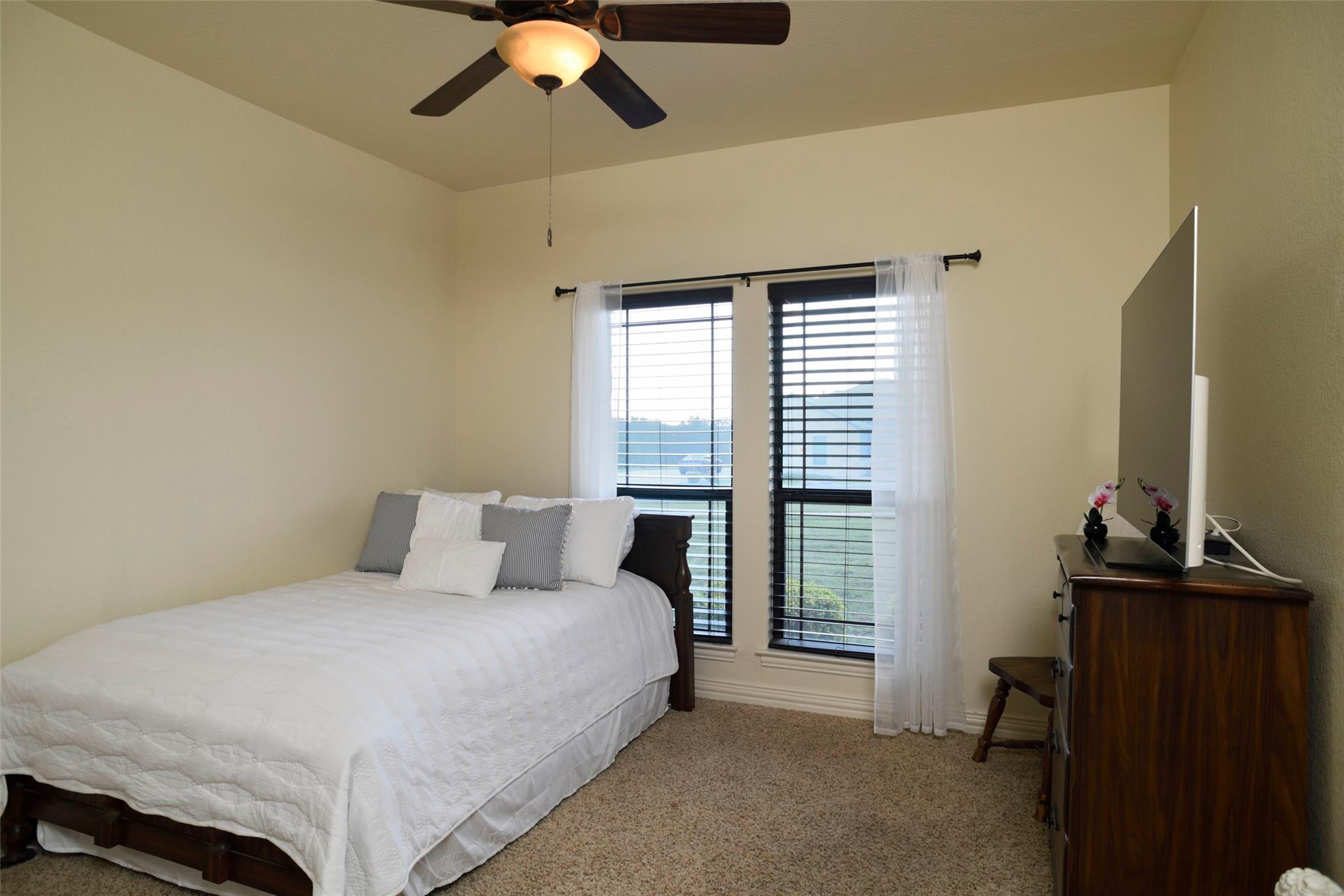 504 Pheasant Mdw, Liberty Hill, TX 78642