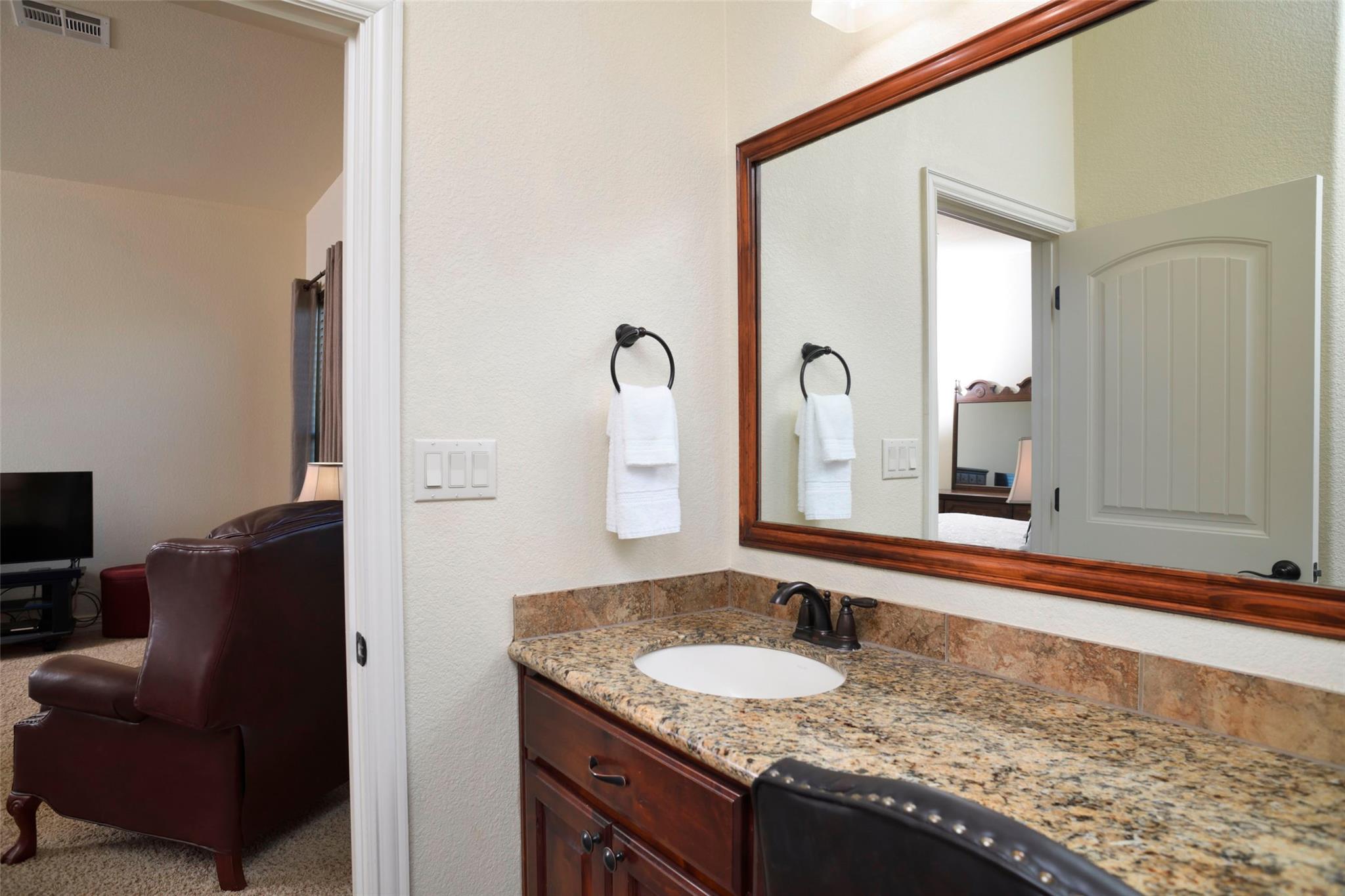 504 Pheasant Mdw, Liberty Hill, TX 78642