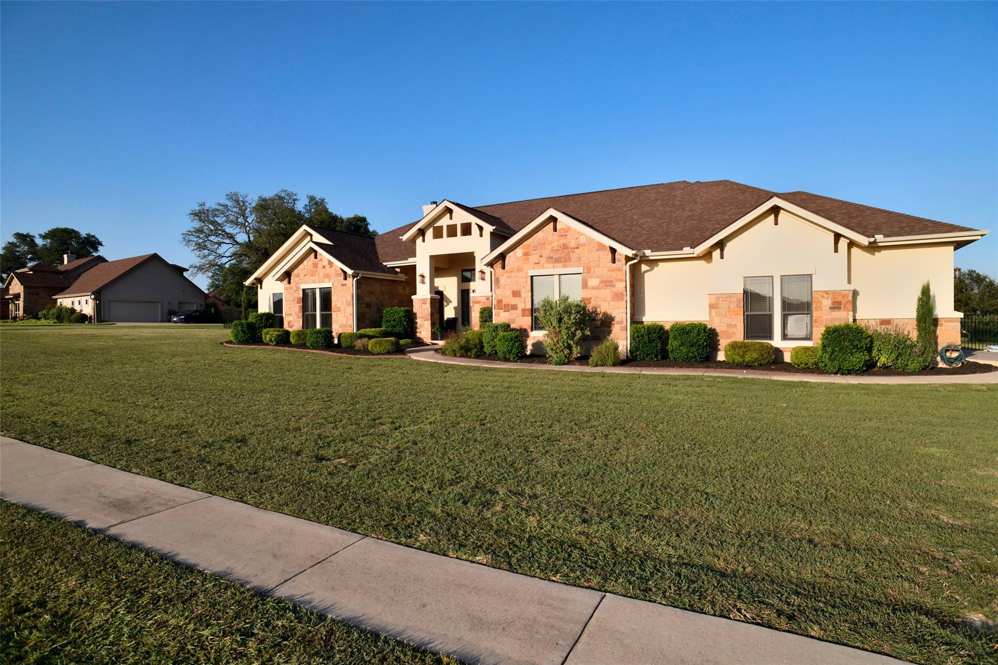 504 Pheasant Mdw, Liberty Hill, TX 78642