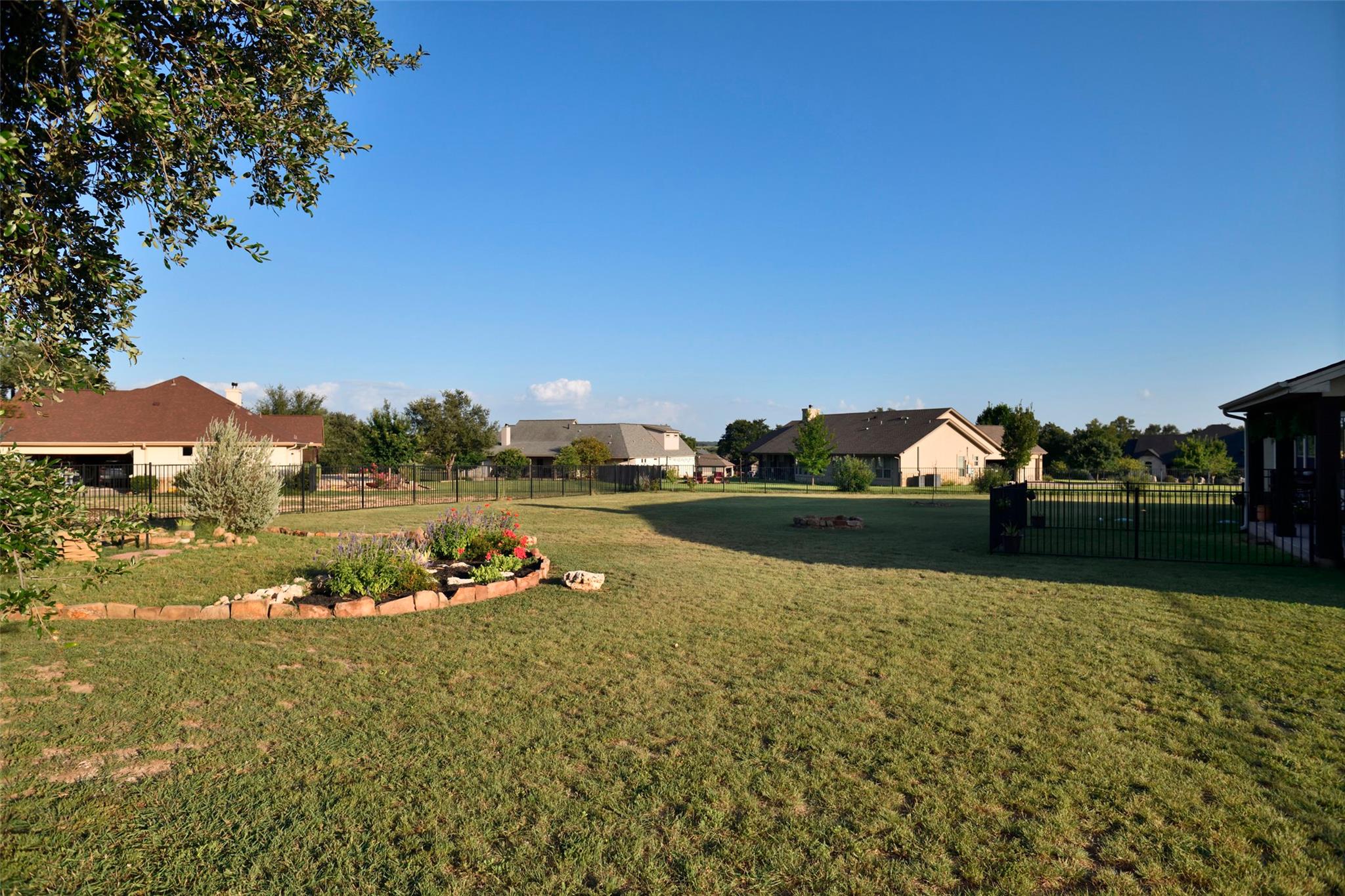 504 Pheasant Mdw, Liberty Hill, TX 78642