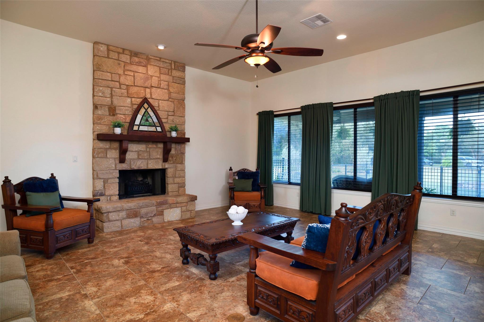 504 Pheasant Mdw, Liberty Hill, TX 78642