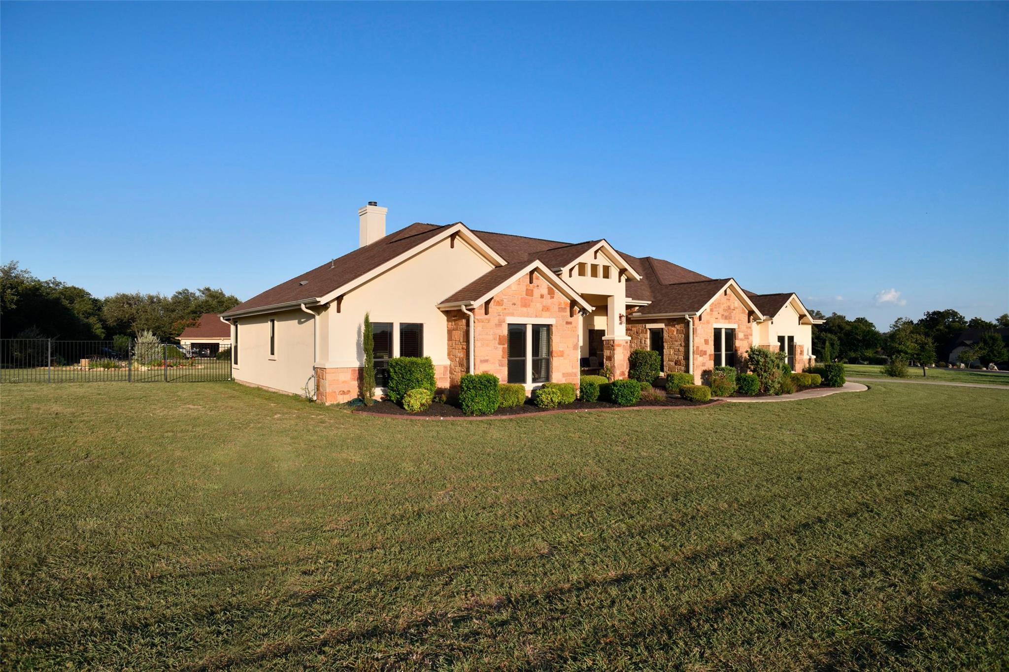 504 Pheasant Mdw, Liberty Hill, TX 78642