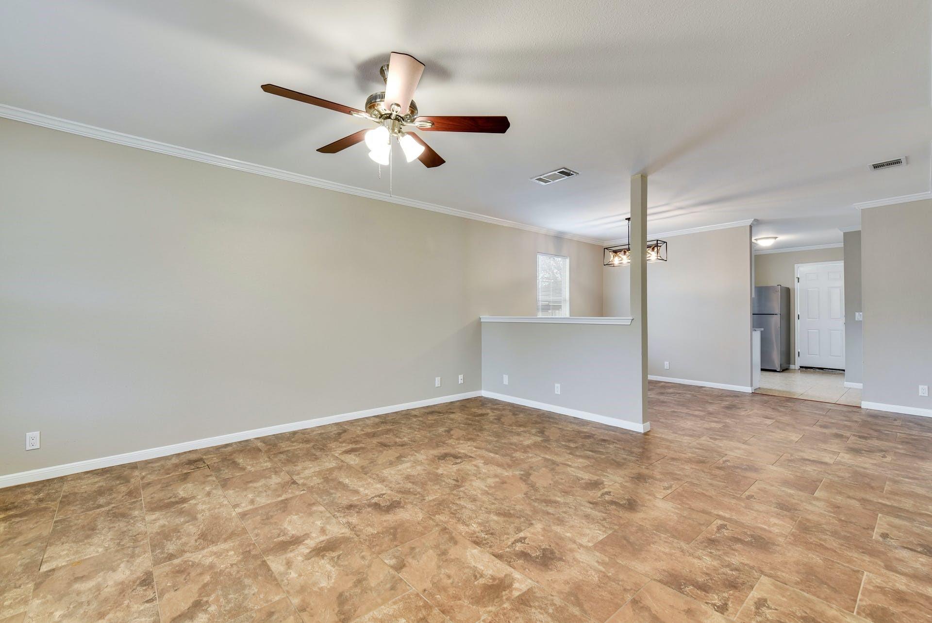 3000 Meadow Ln, Taylor, TX 76574