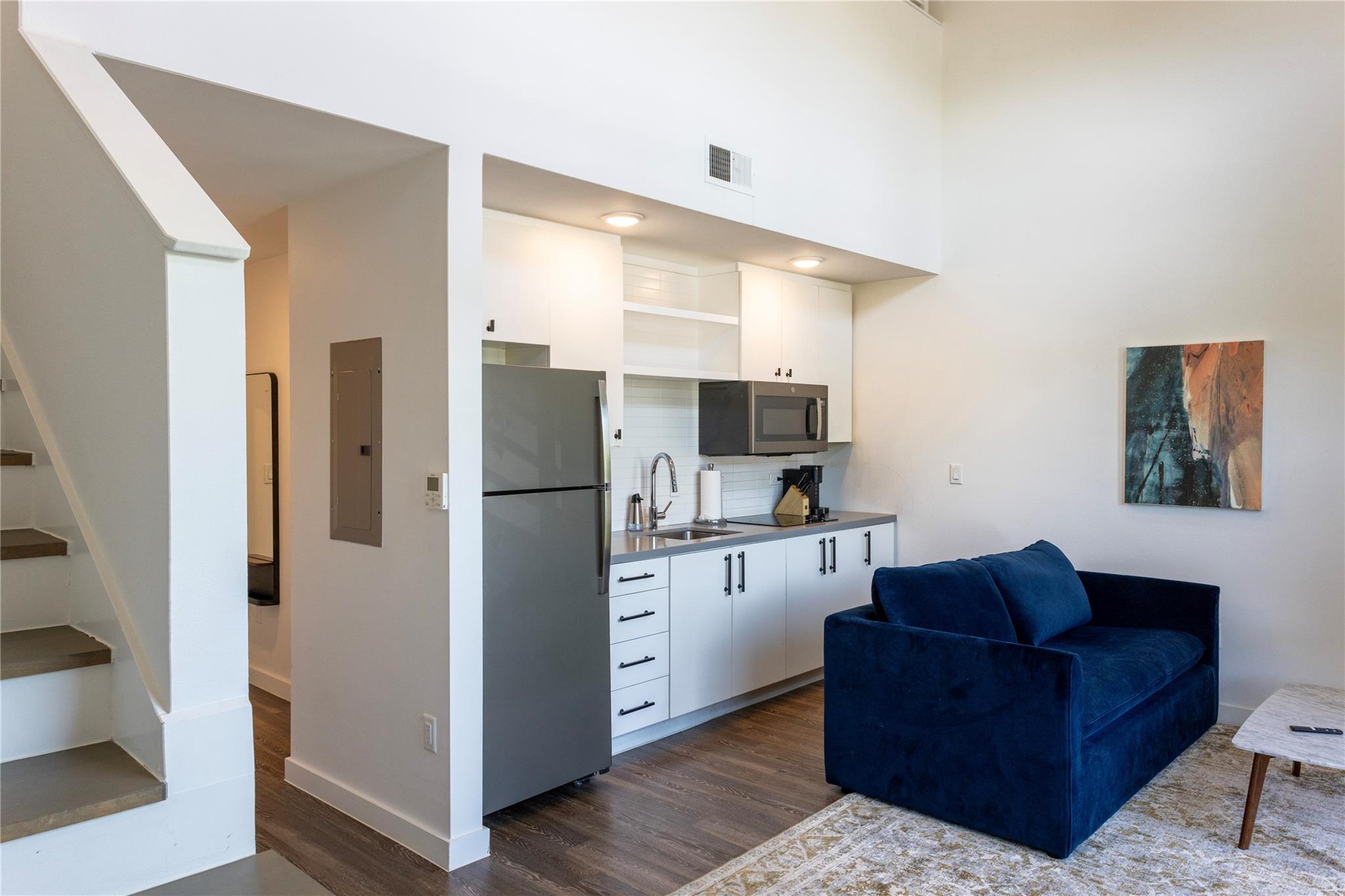 49 Navasota St # 202, Austin, TX 78702