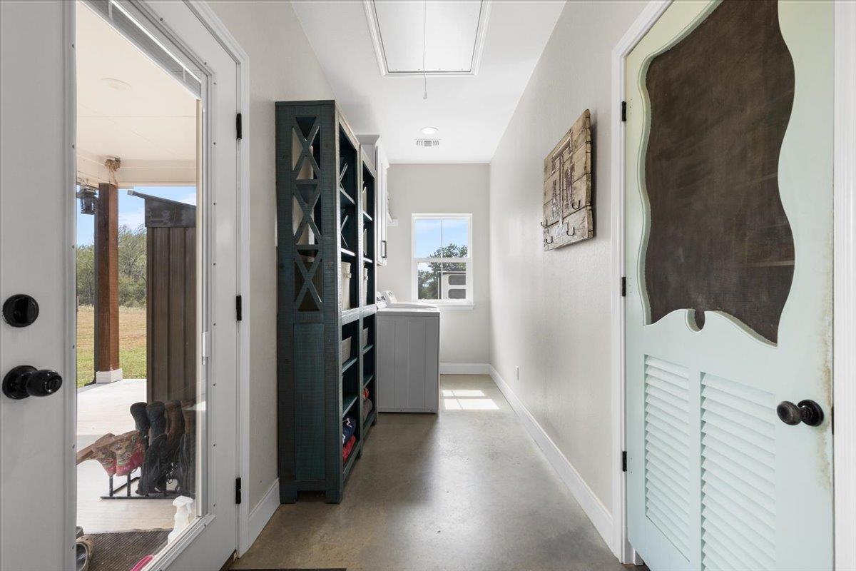 3389 Sparta Field Rd, Waelder, TX 78959