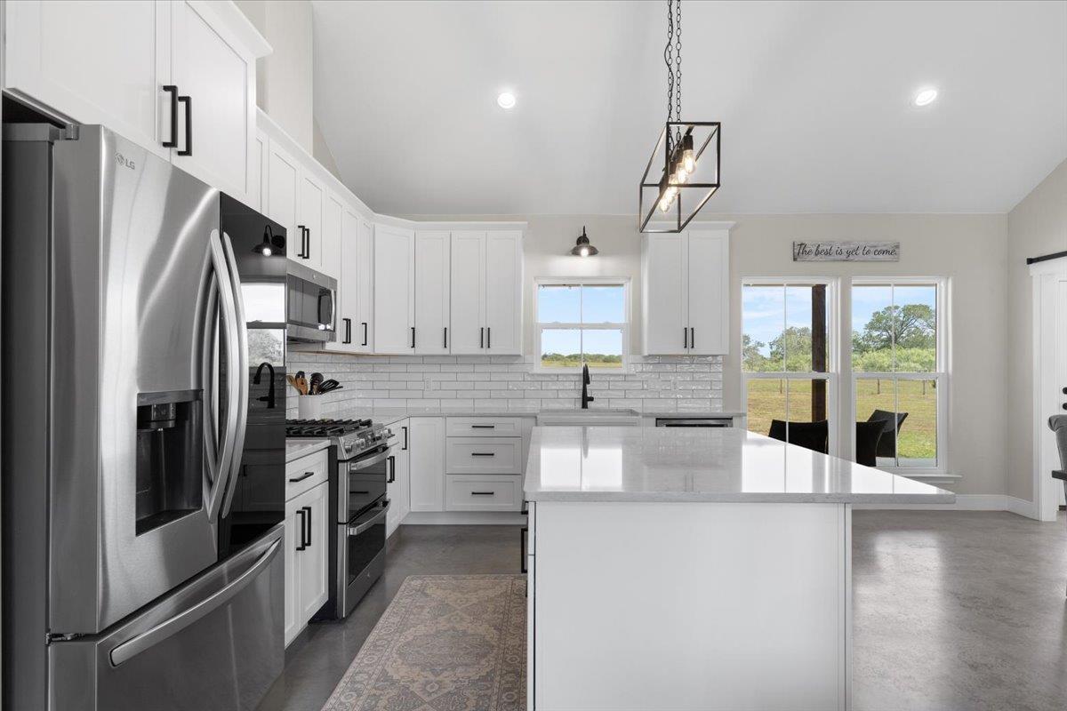 3389 Sparta Field Rd, Waelder, TX 78959