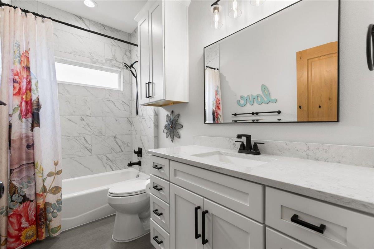 3389 Sparta Field Rd, Waelder, TX 78959