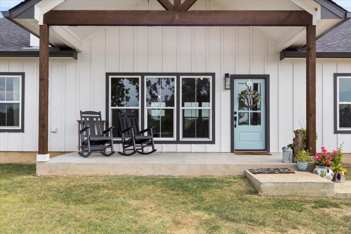 3389 Sparta Field Rd, Waelder, TX 78959