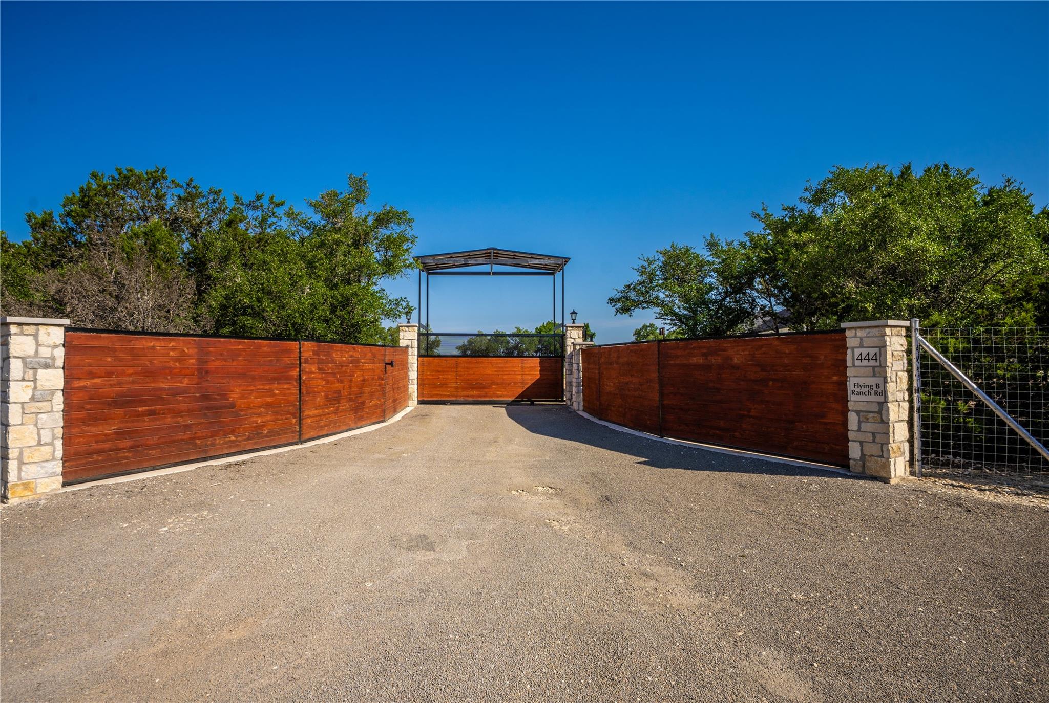 444 Flying B Ranch Rd, Bertram, TX 78605