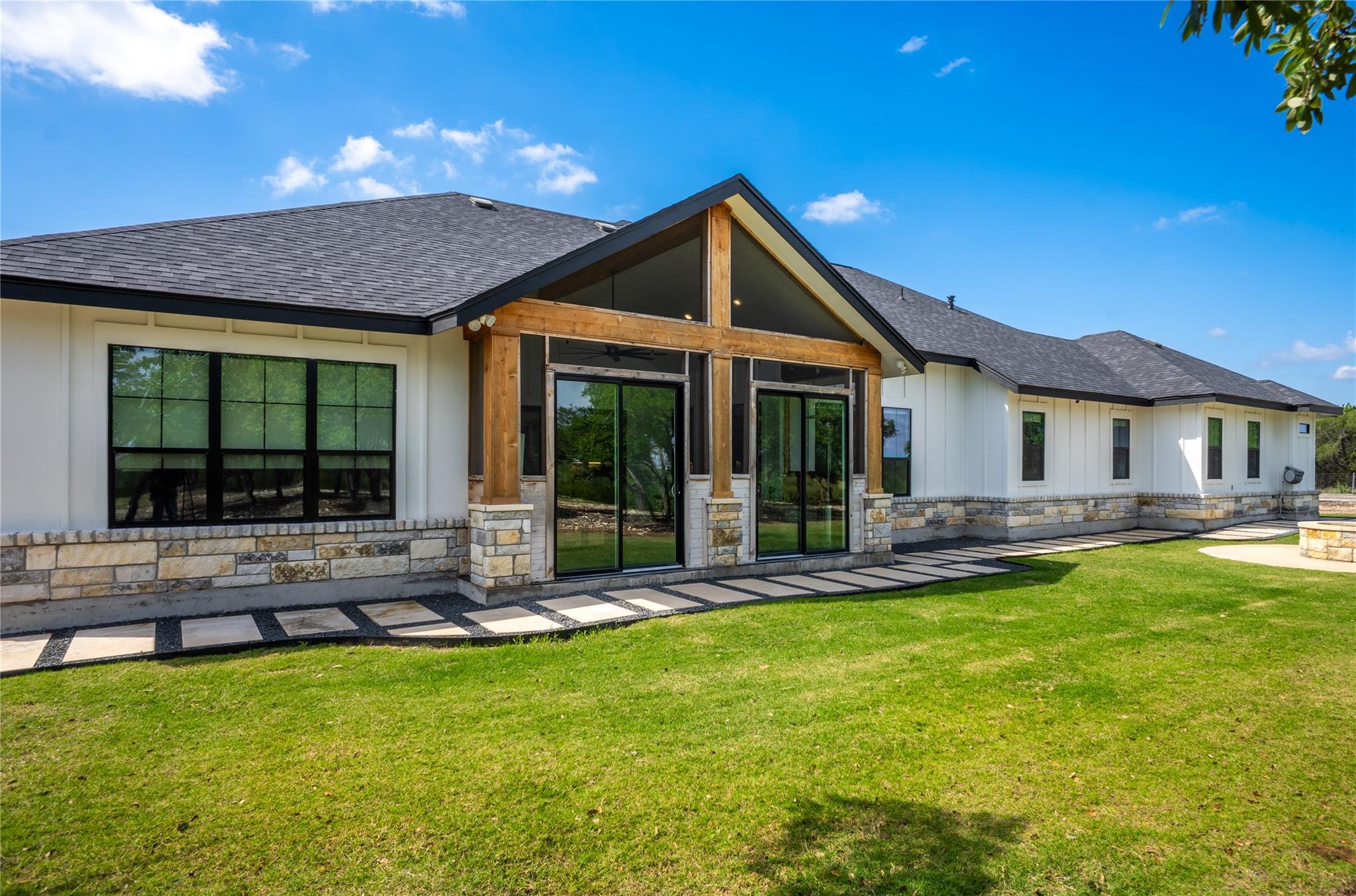 444 Flying B Ranch Rd, Bertram, TX 78605