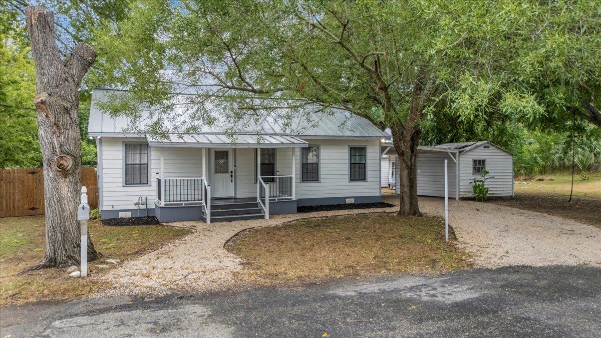 339 N Water St, La Grange, TX 78945