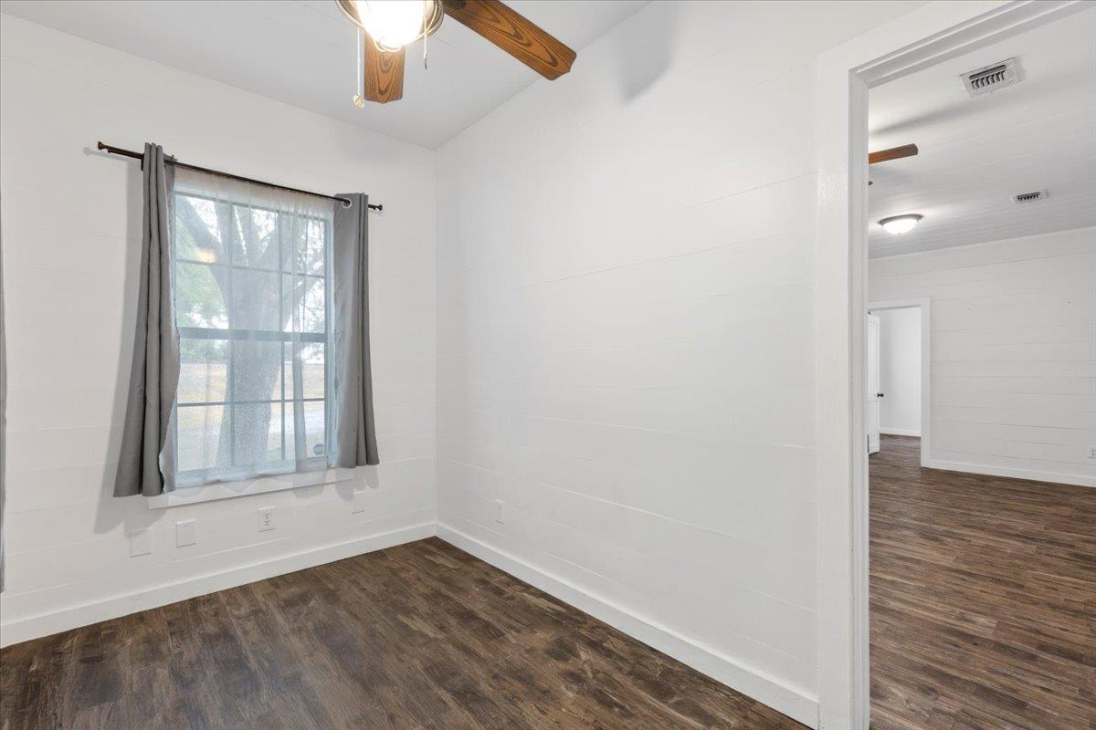 339 N Water St, La Grange, TX 78945