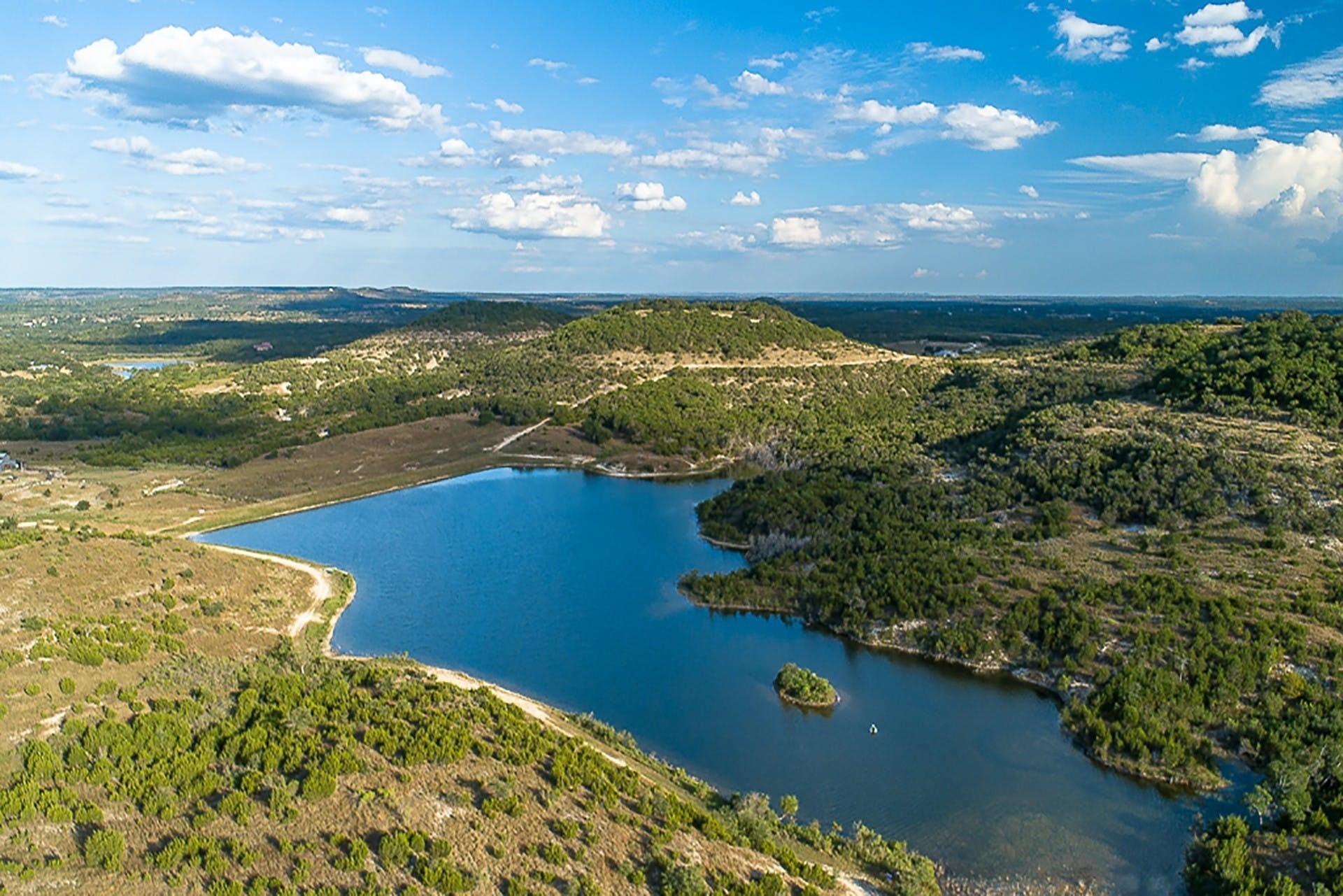 101 Bluff Ridge Trl, Blanco, TX 78606