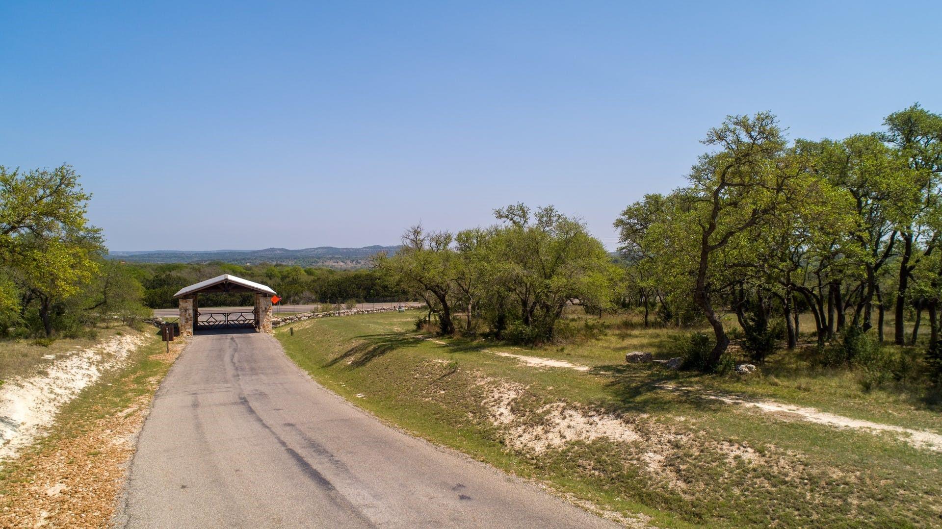 101 Bluff Ridge Trl, Blanco, TX 78606