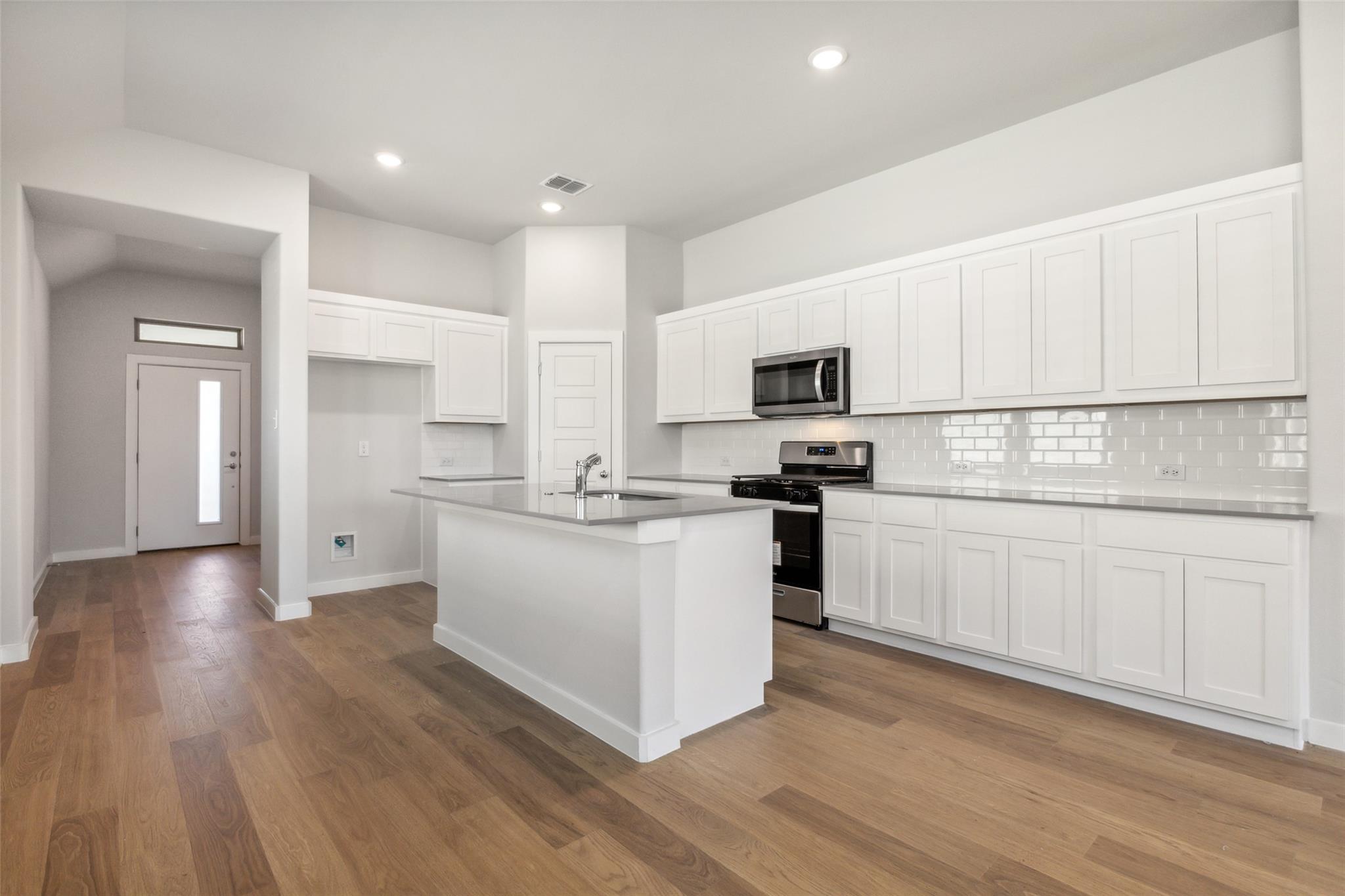 270 Bendecido Loop, Elgin, TX 78621
