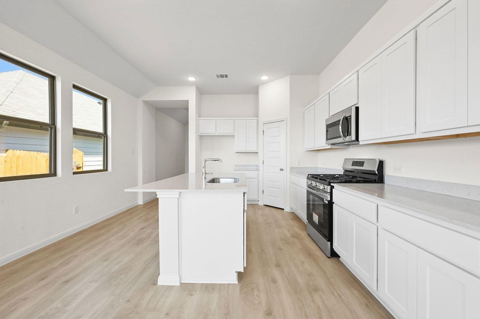 270 Bendecido Loop, Elgin, TX 78621