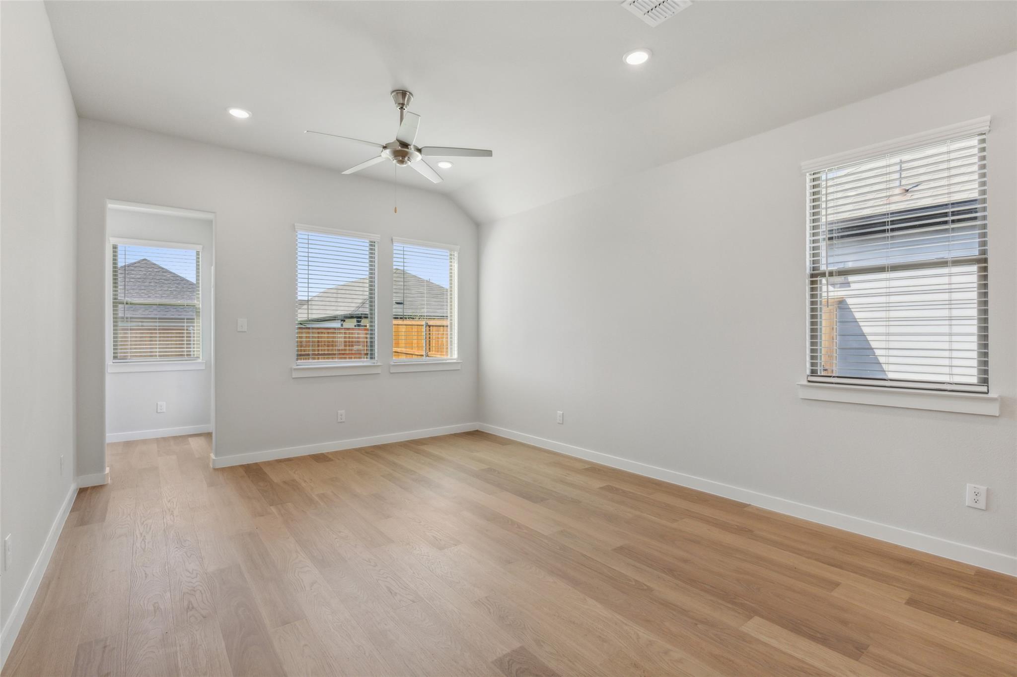 270 Bendecido Loop, Elgin, TX 78621