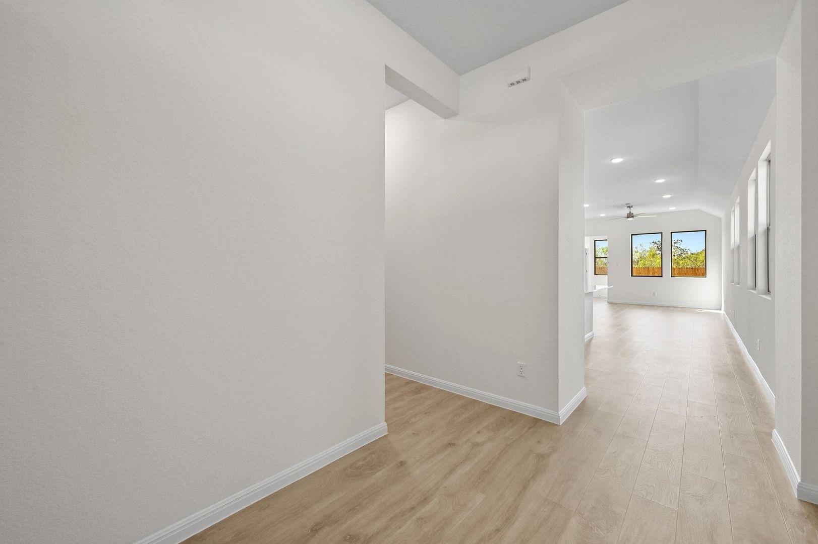 270 Bendecido Loop, Elgin, TX 78621