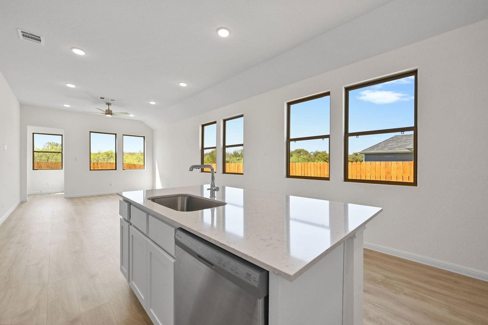 270 Bendecido Loop, Elgin, TX 78621