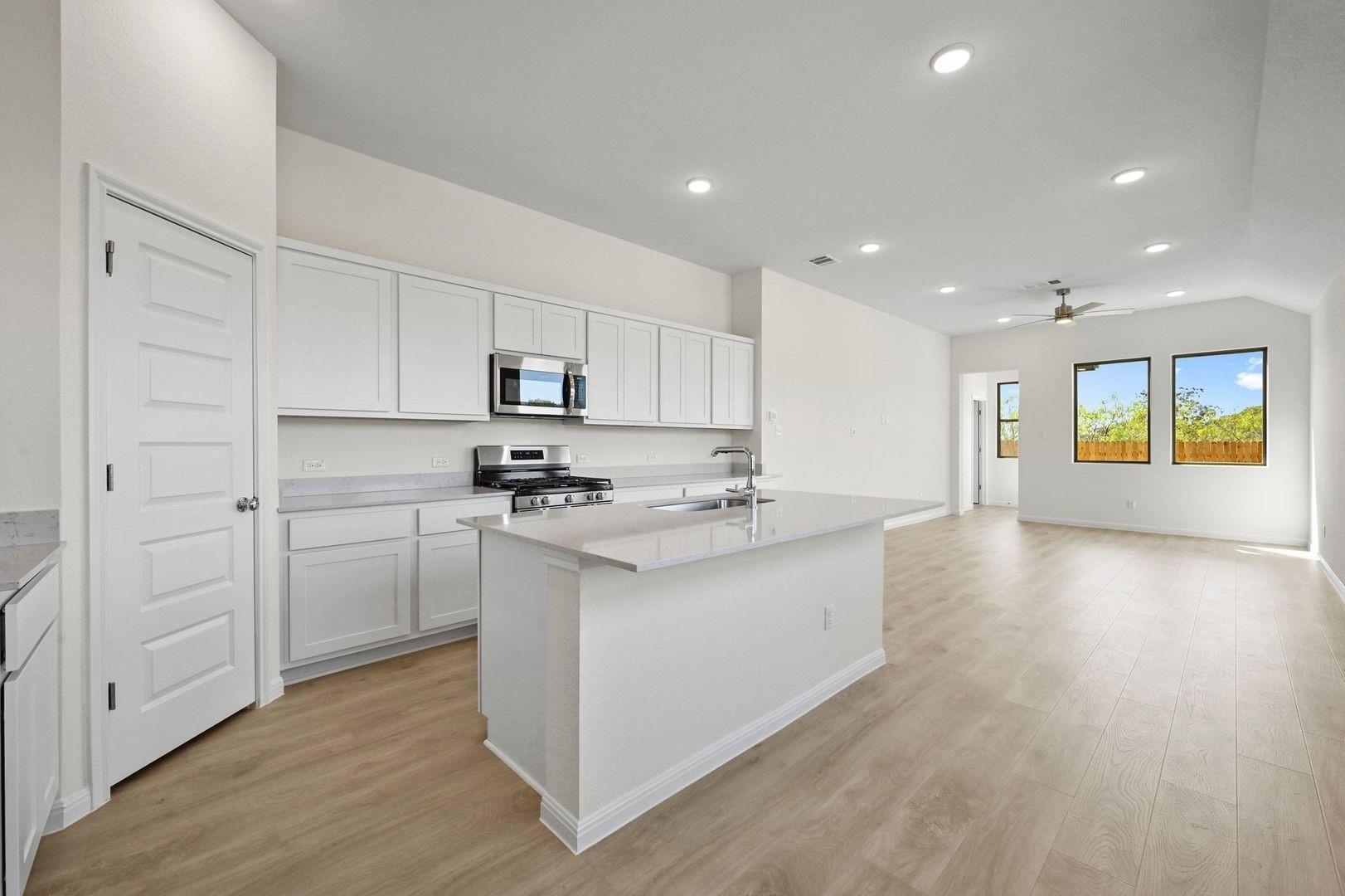 270 Bendecido Loop, Elgin, TX 78621