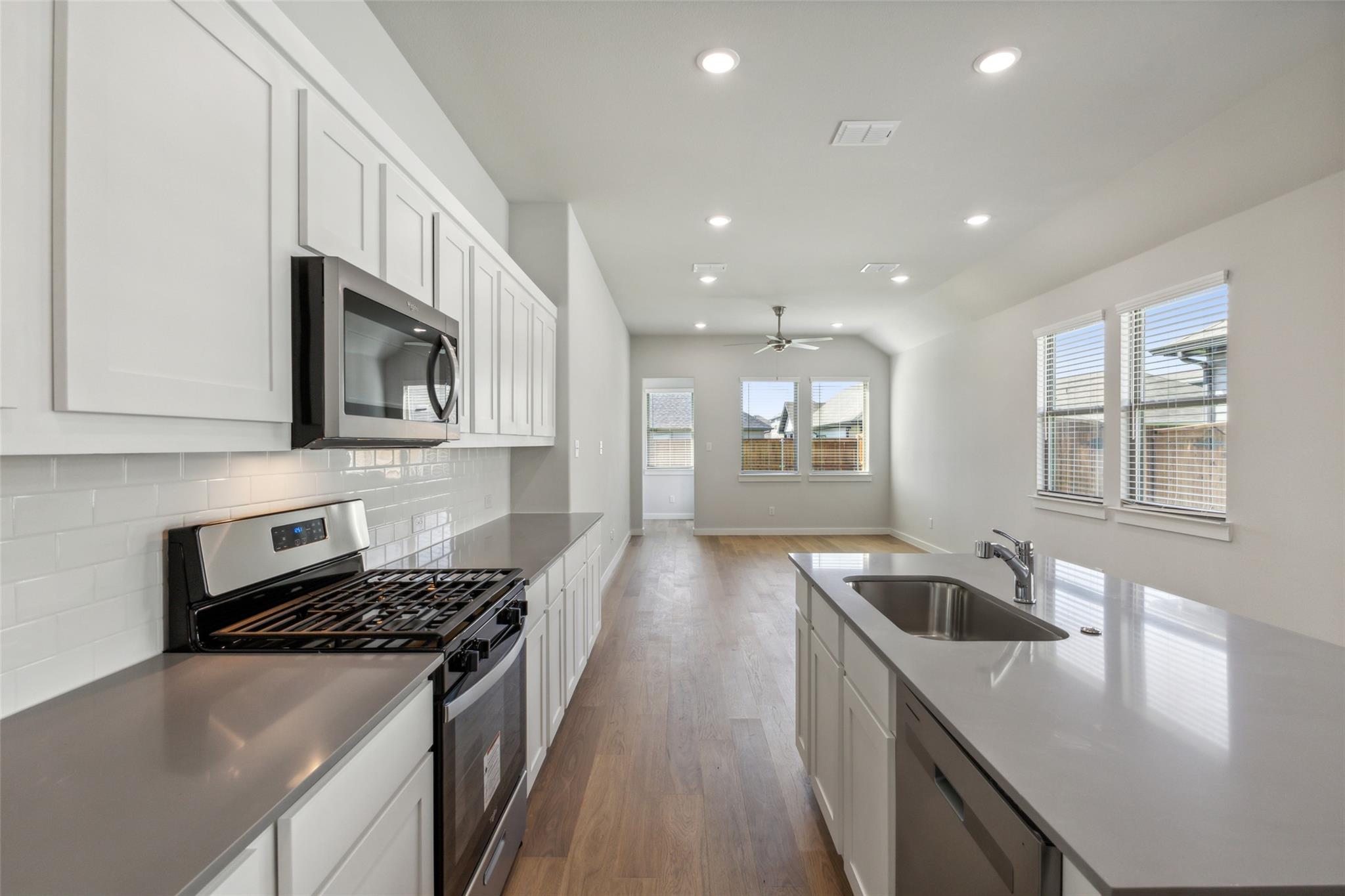 270 Bendecido Loop, Elgin, TX 78621