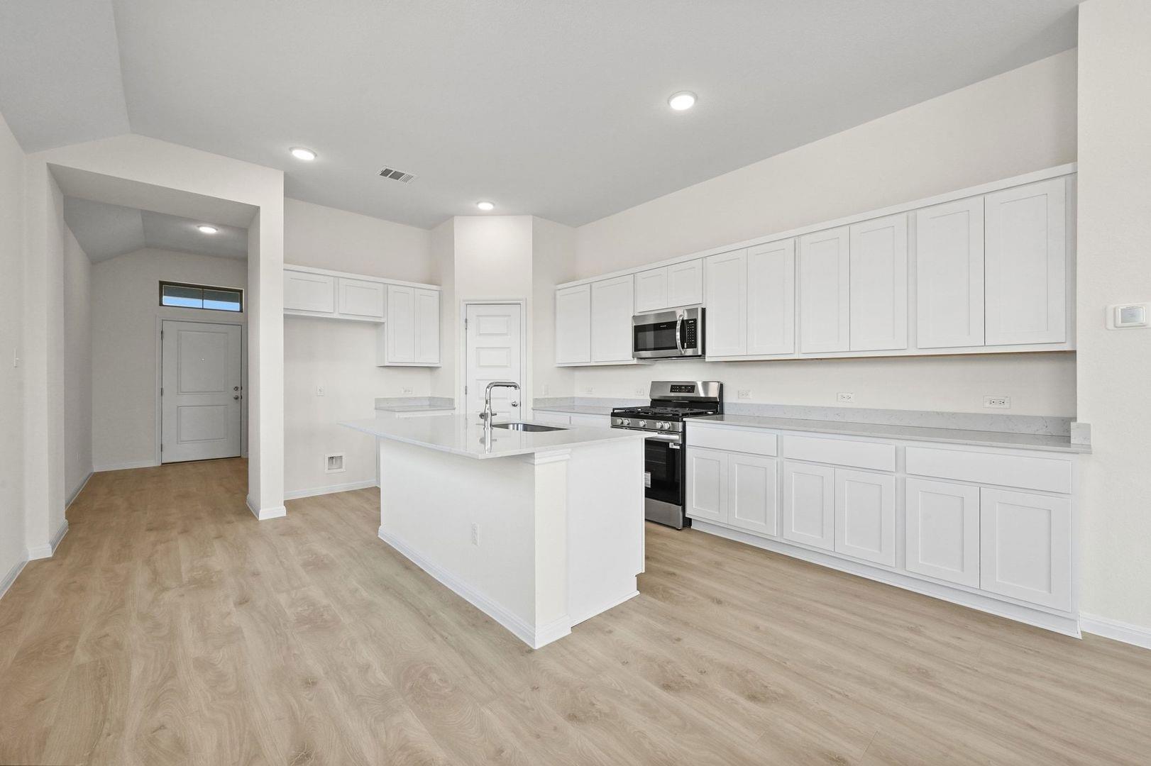 270 Bendecido Loop, Elgin, TX 78621