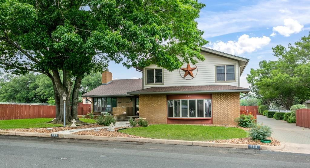 318 broadmour St, Fredericksburg, TX 78624