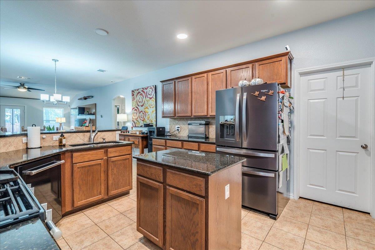 2532 Ericanna Ln, Leander, TX 78641