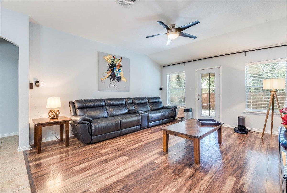 2532 Ericanna Ln, Leander, TX 78641