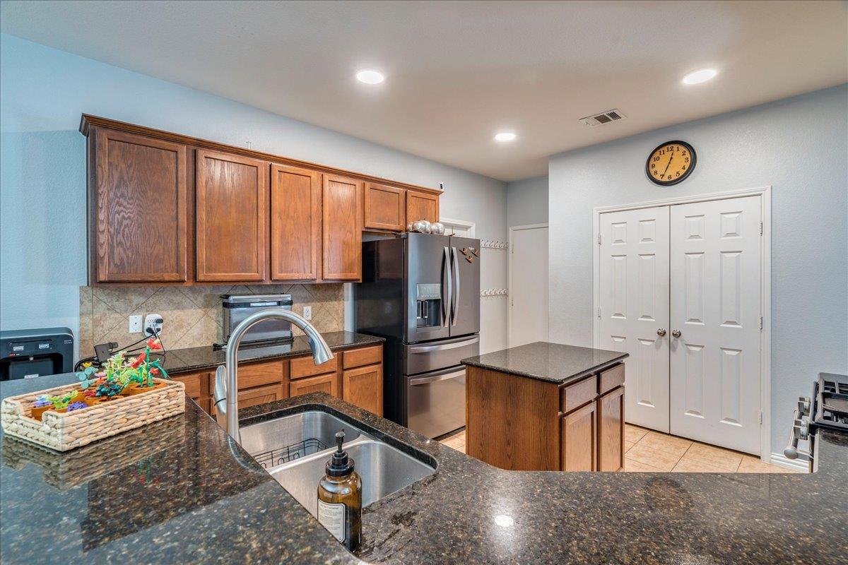 2532 Ericanna Ln, Leander, TX 78641