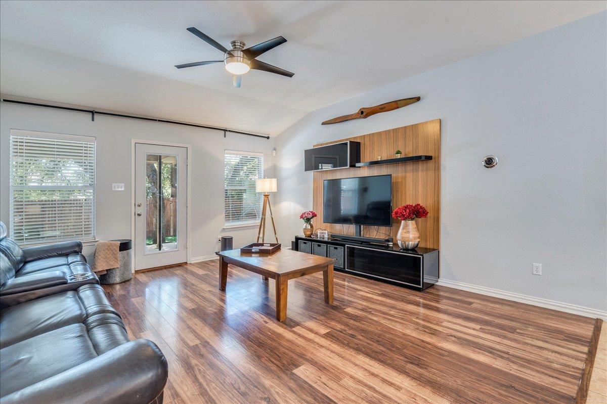 2532 Ericanna Ln, Leander, TX 78641